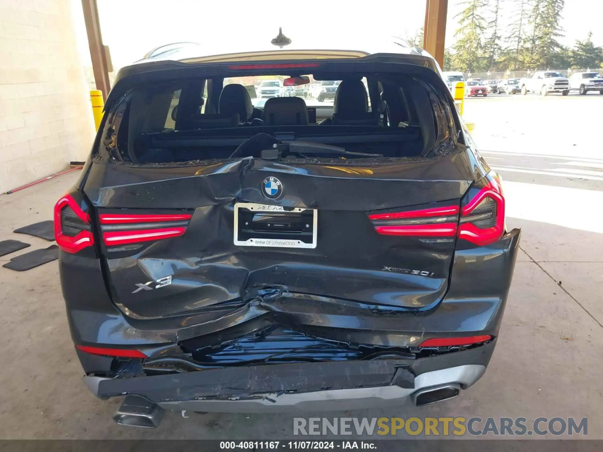 16 Photograph of a damaged car 5UX53DP05R9W37127 BMW X3 2024