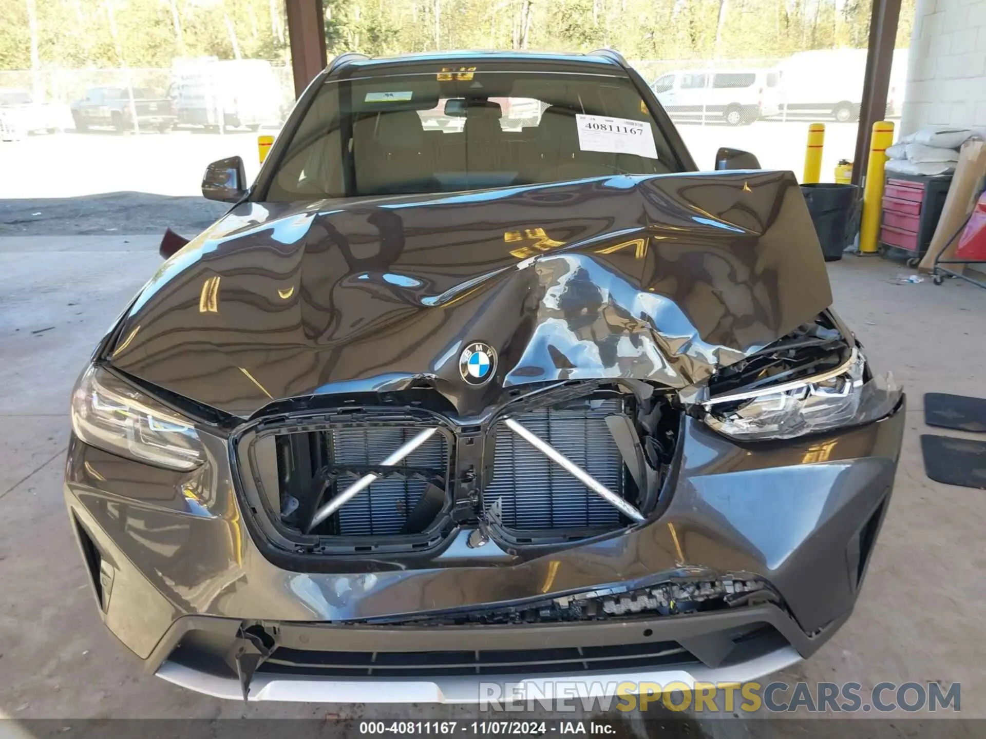 6 Photograph of a damaged car 5UX53DP05R9W37127 BMW X3 2024