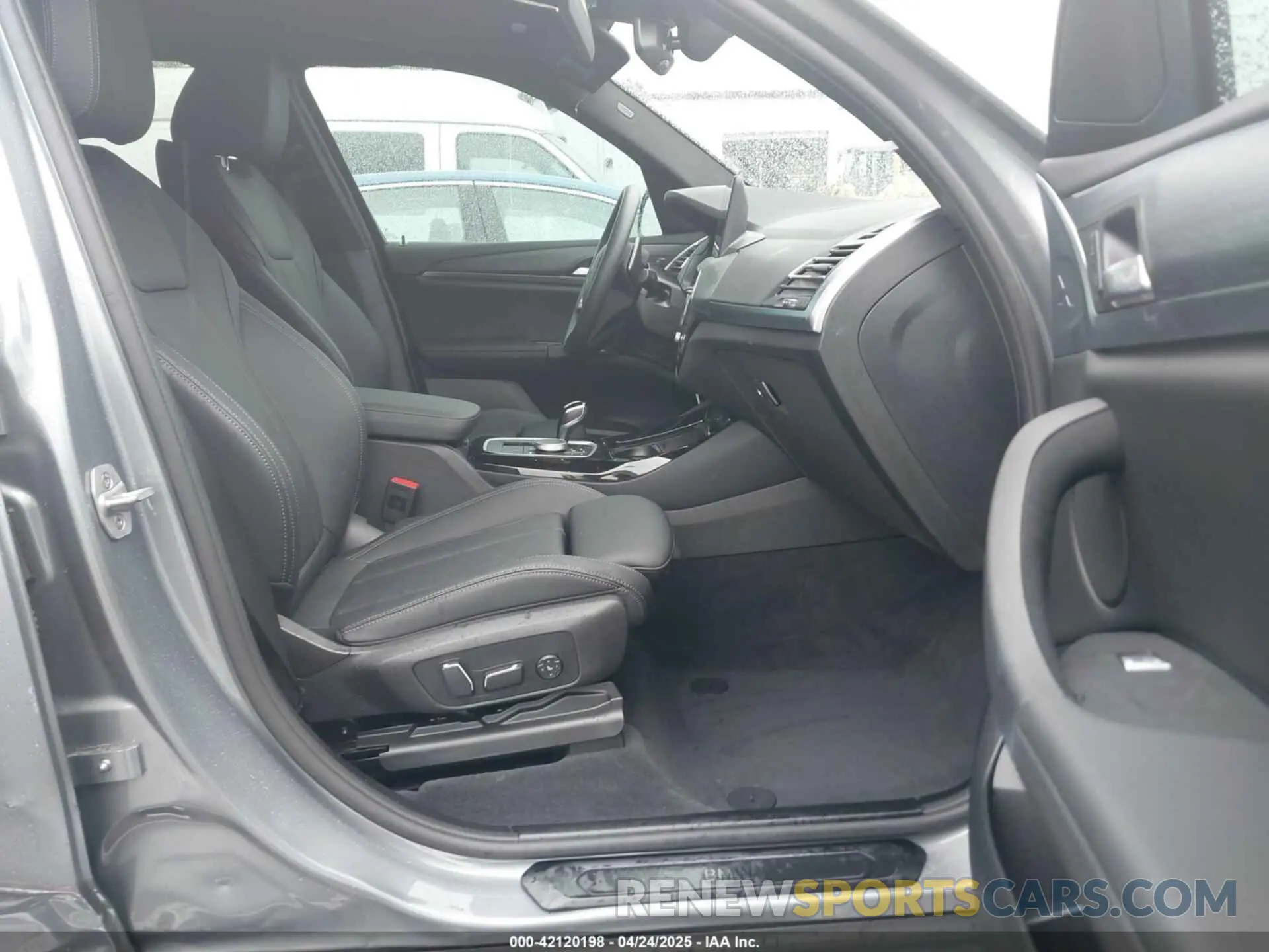5 Фотография поврежденного автомобиля 5UX53DP05R9X47207 BMW X3 2024