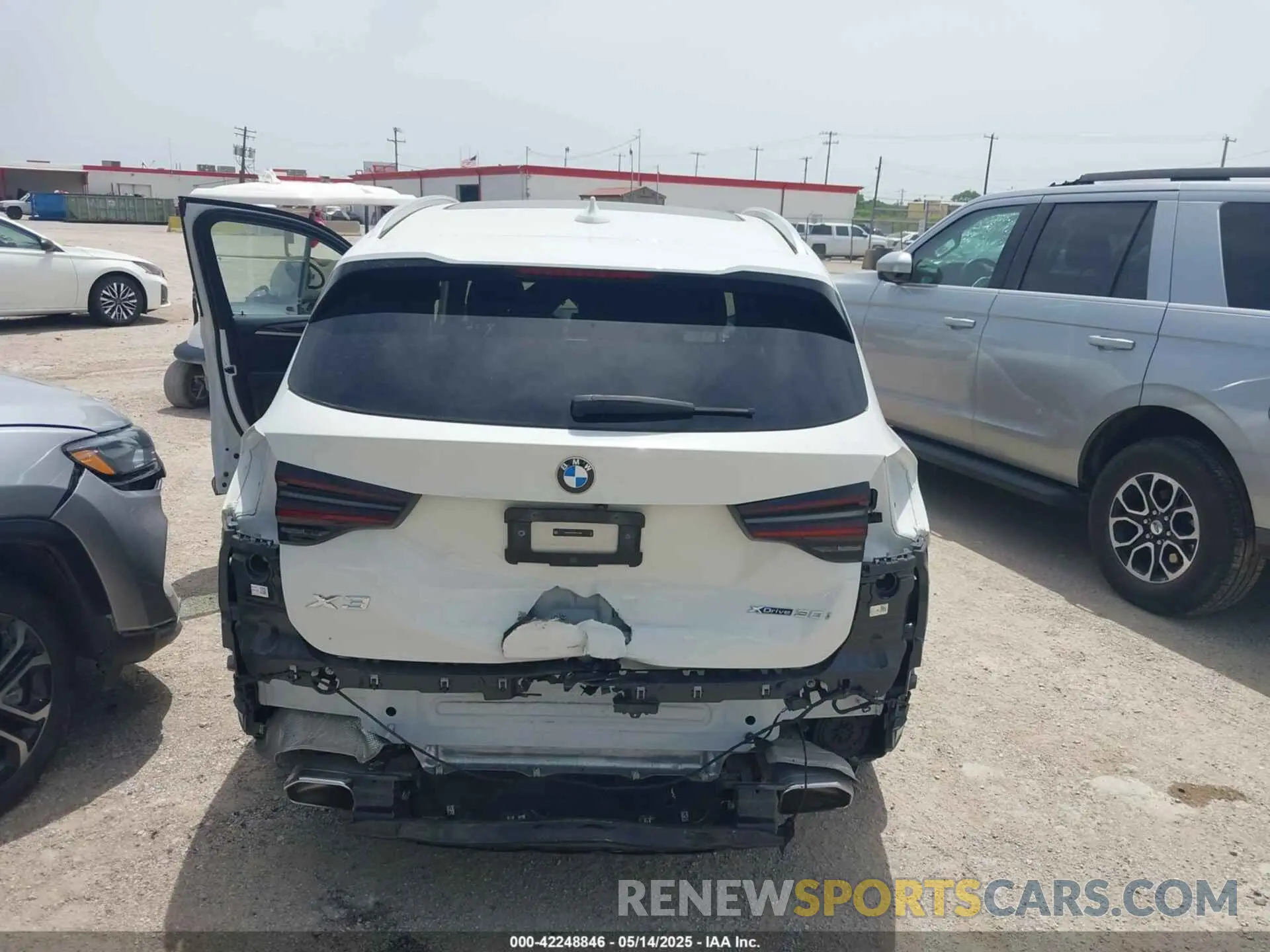 17 Фотография поврежденного автомобиля 5UX53DP06R9U21366 BMW X3 2024