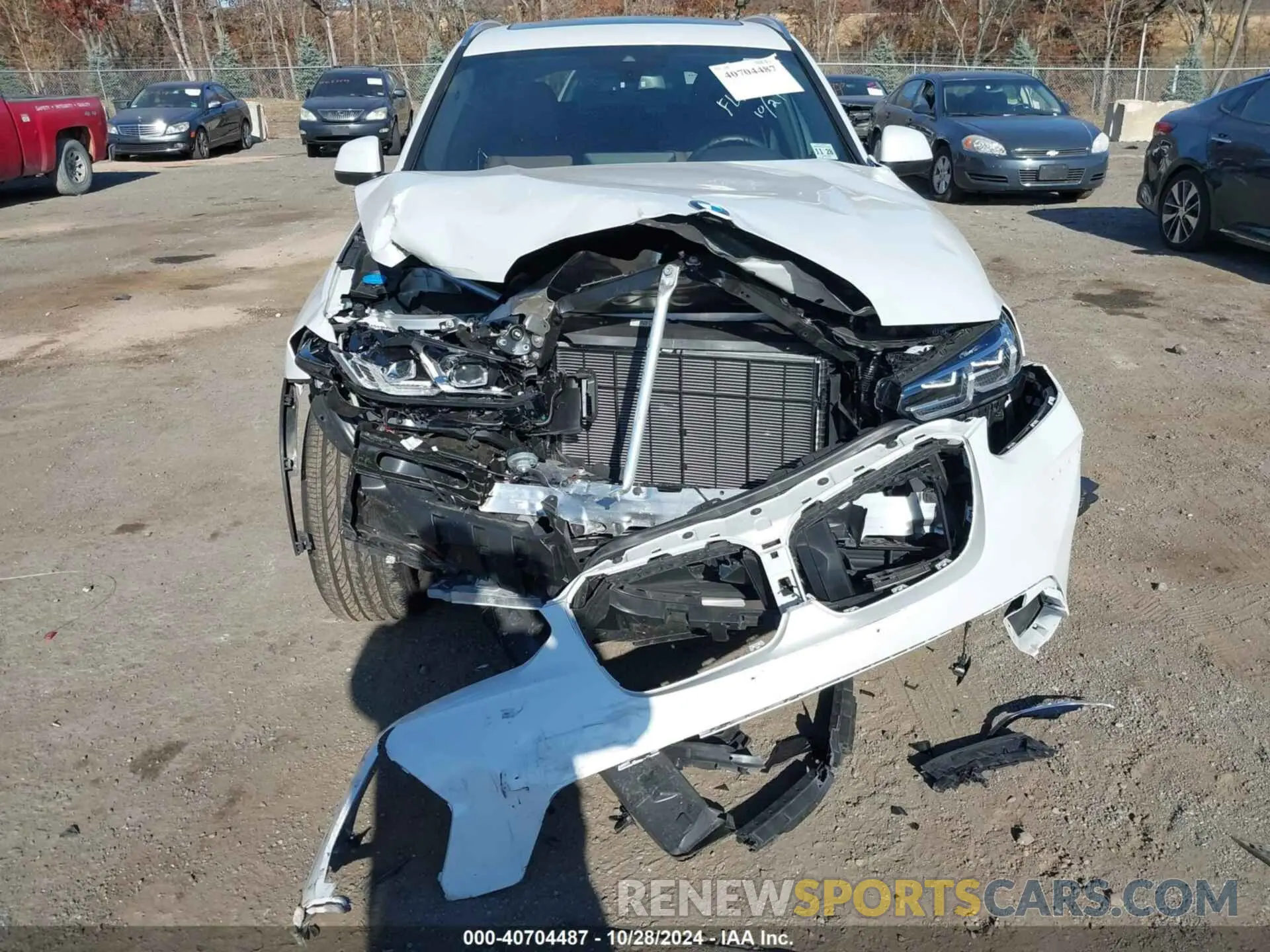 6 Photograph of a damaged car 5UX53DP09R9U81142 BMW X3 2024