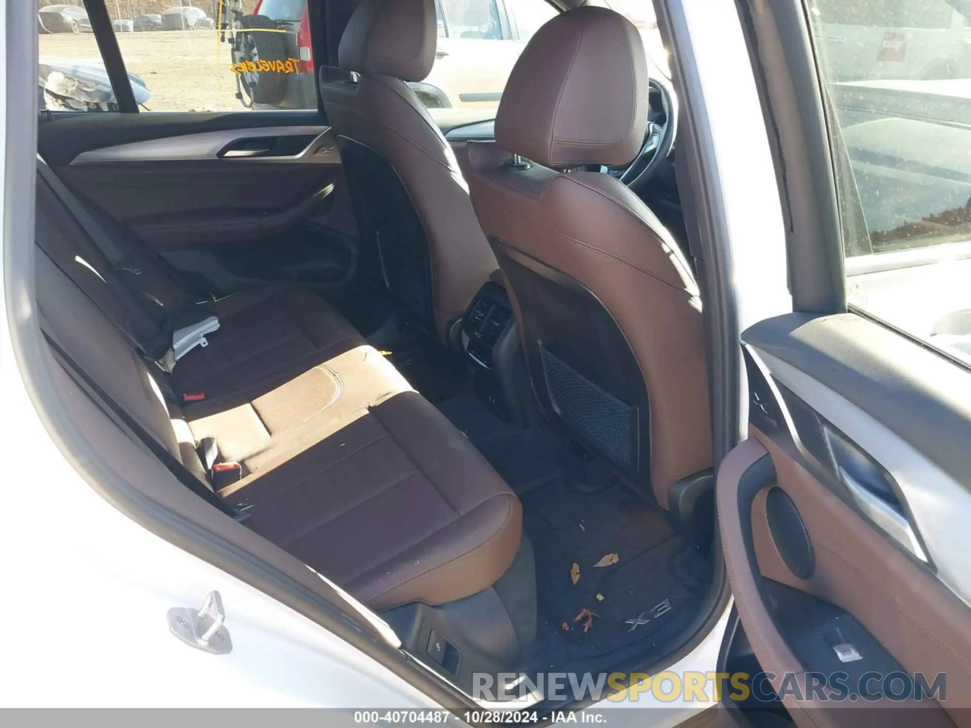 7 Photograph of a damaged car 5UX53DP09R9U81142 BMW X3 2024