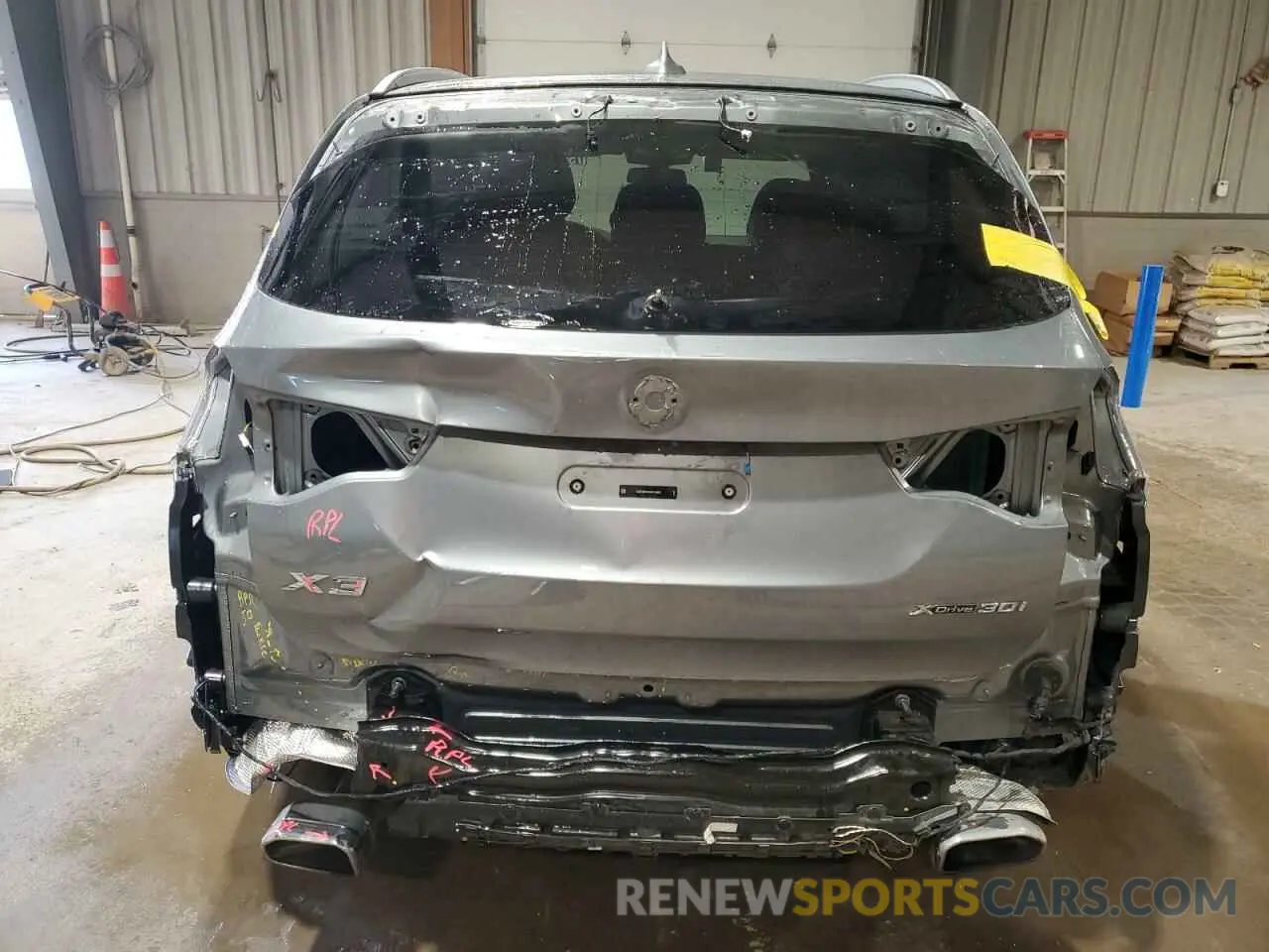 6 Photograph of a damaged car 5UX53DP09R9V75408 BMW X3 2024