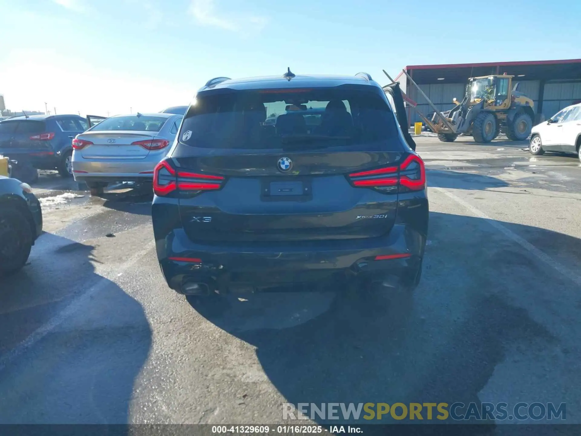 16 Photograph of a damaged car 5UX53DP0XR9T83432 BMW X3 2024