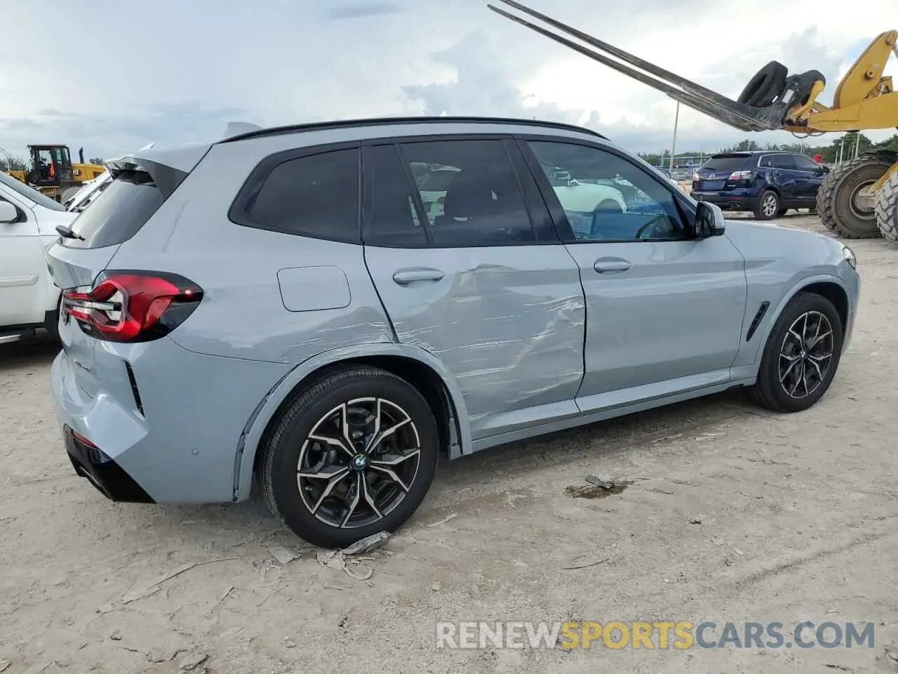 3 Photograph of a damaged car 5UX53DP0XR9T93992 BMW X3 2024
