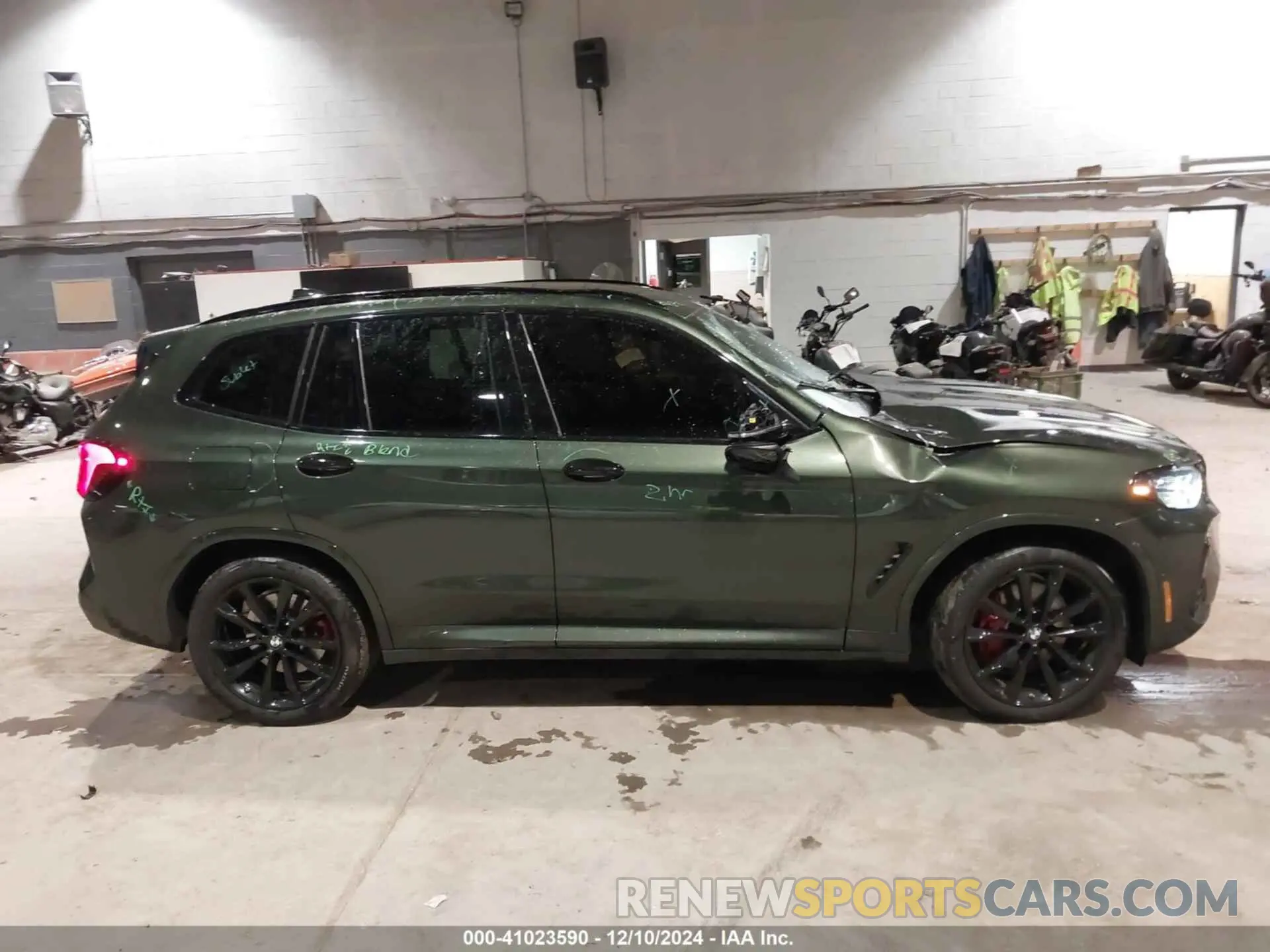 13 Фотография поврежденного автомобиля 5UX83DP03R9U94949 BMW X3 2024