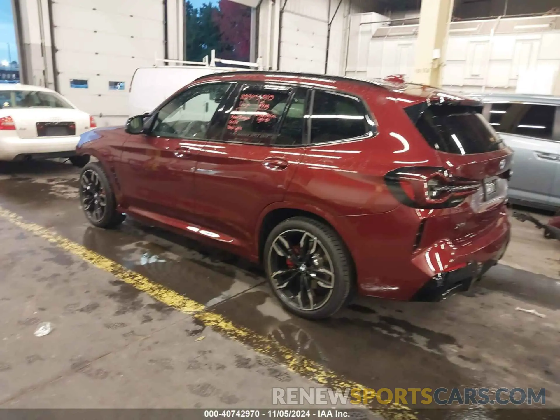 3 Photograph of a damaged car 5UX83DP04R9W84033 BMW X3 2024