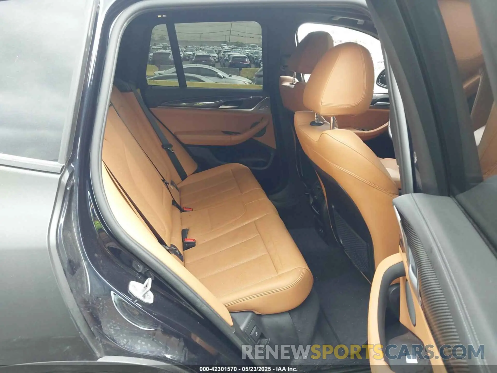 8 Photograph of a damaged car 5UX83DP05R9X37614 BMW X3 2024