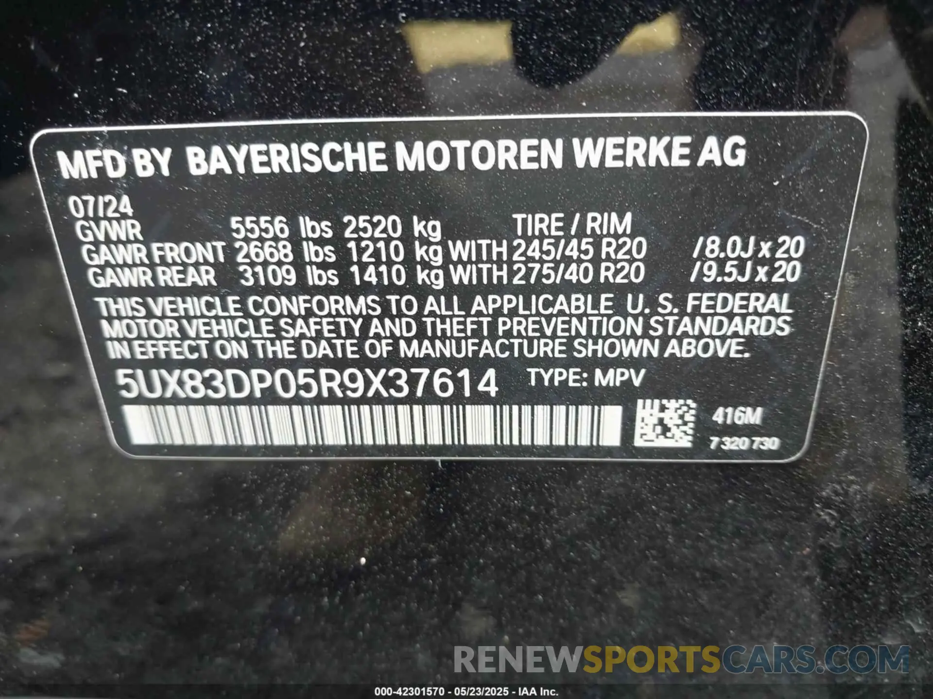 9 Photograph of a damaged car 5UX83DP05R9X37614 BMW X3 2024