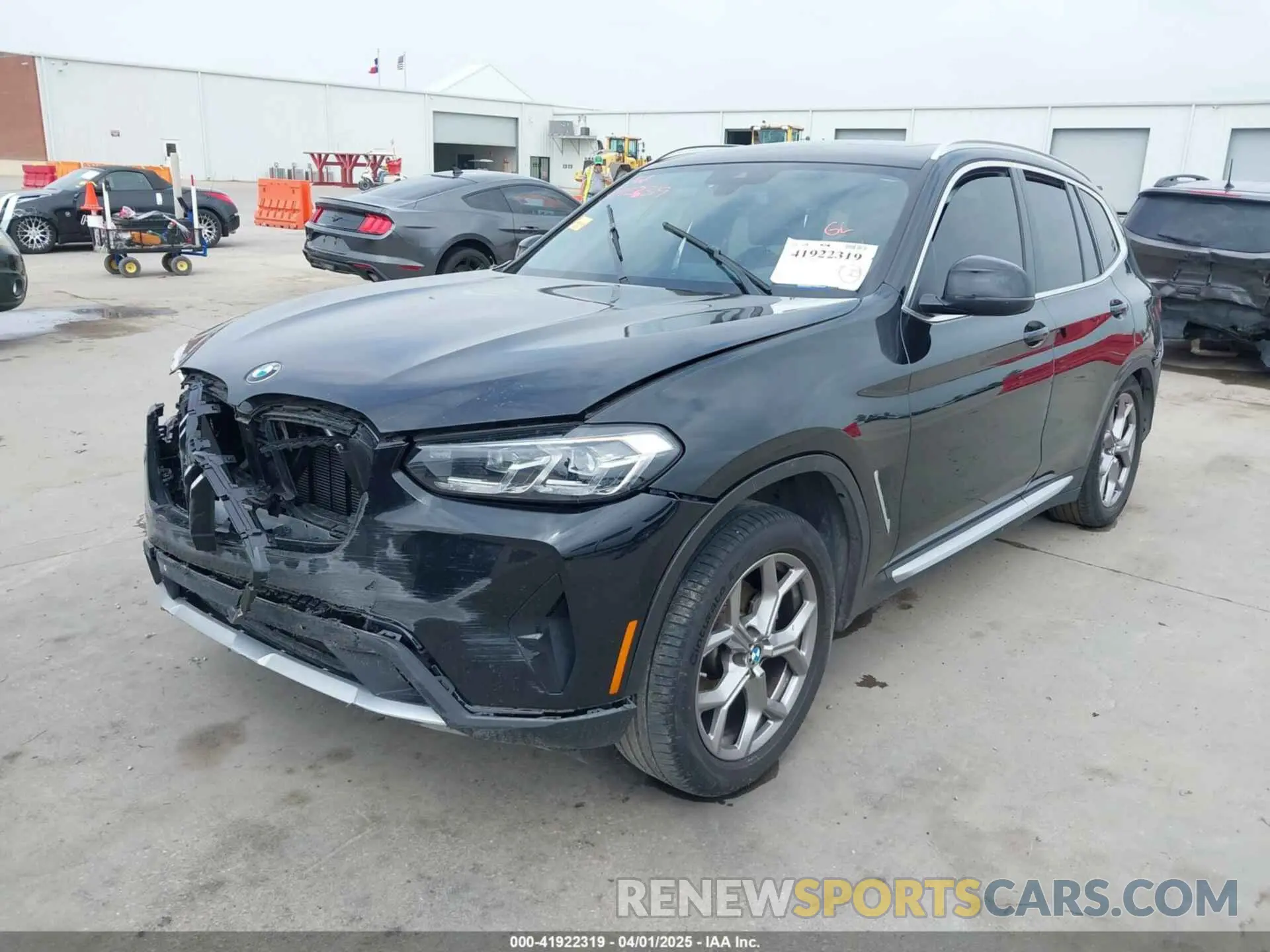 2 Фотография поврежденного автомобиля WBX57DP02RN276570 BMW X3 2024