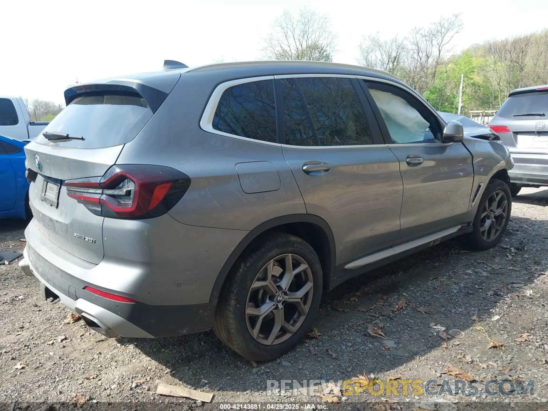 4 Фотография поврежденного автомобиля WBX57DP0XRN253280 BMW X3 2024
