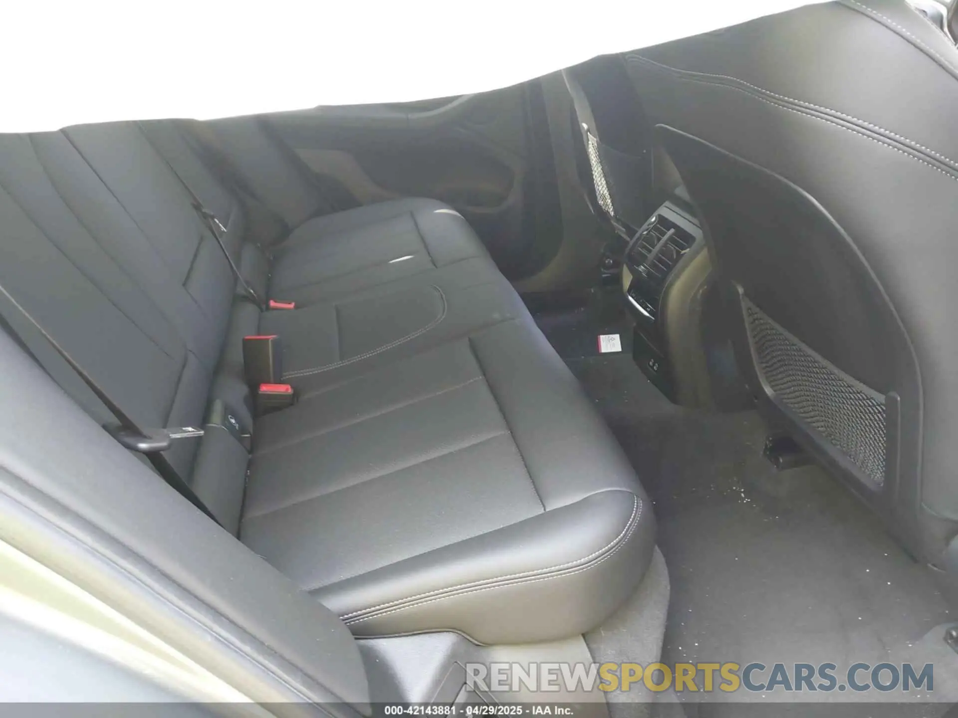 8 Фотография поврежденного автомобиля WBX57DP0XRN253280 BMW X3 2024