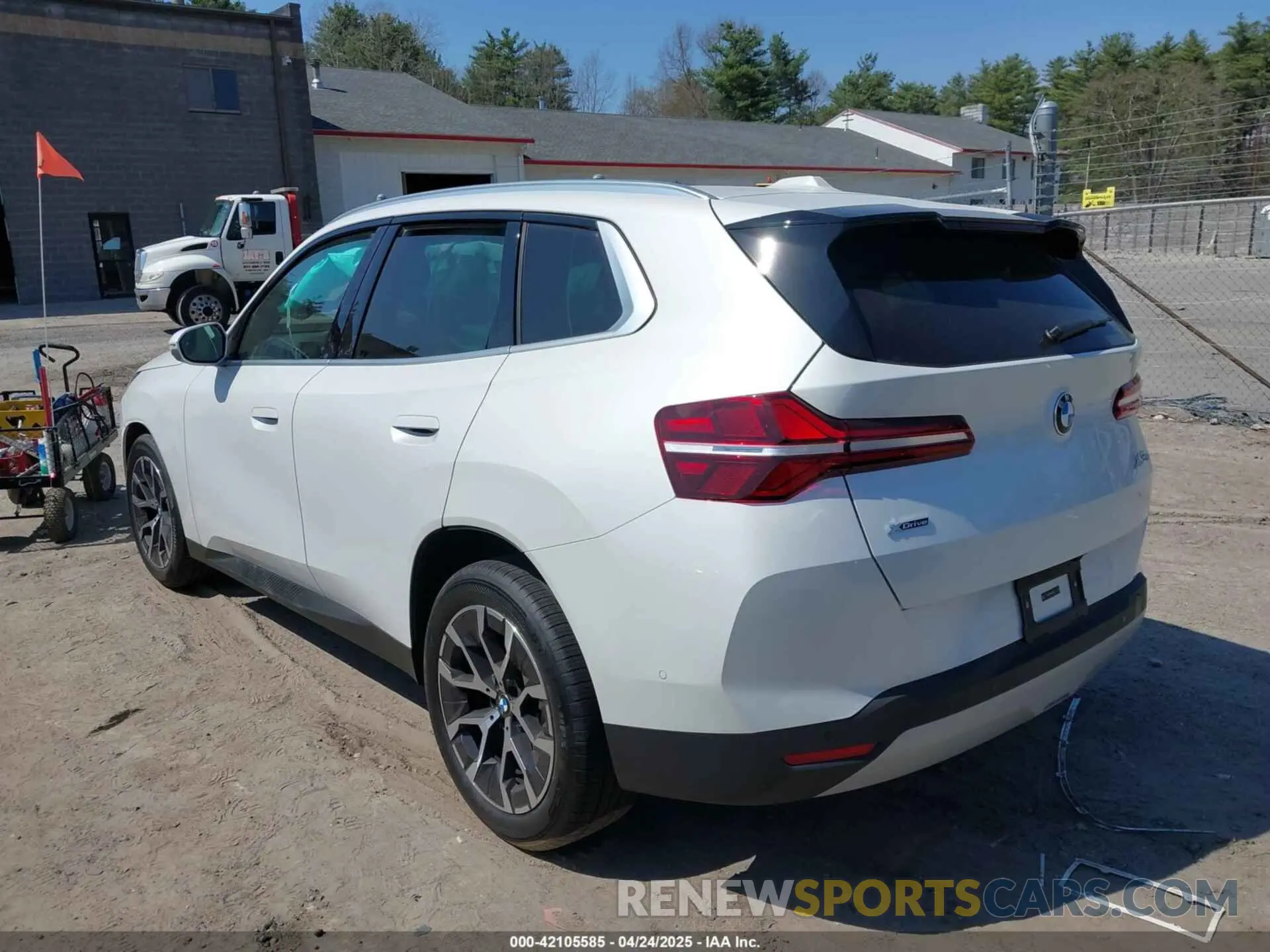 14 Photograph of a damaged car 5UX53GP0XS9012293 BMW X3 2025