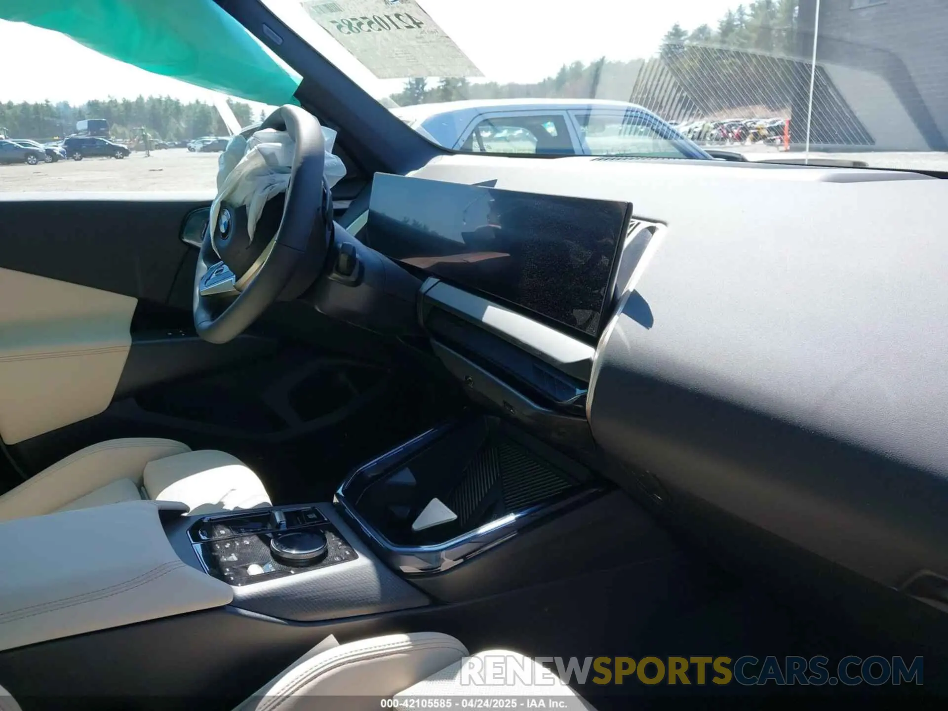5 Photograph of a damaged car 5UX53GP0XS9012293 BMW X3 2025
