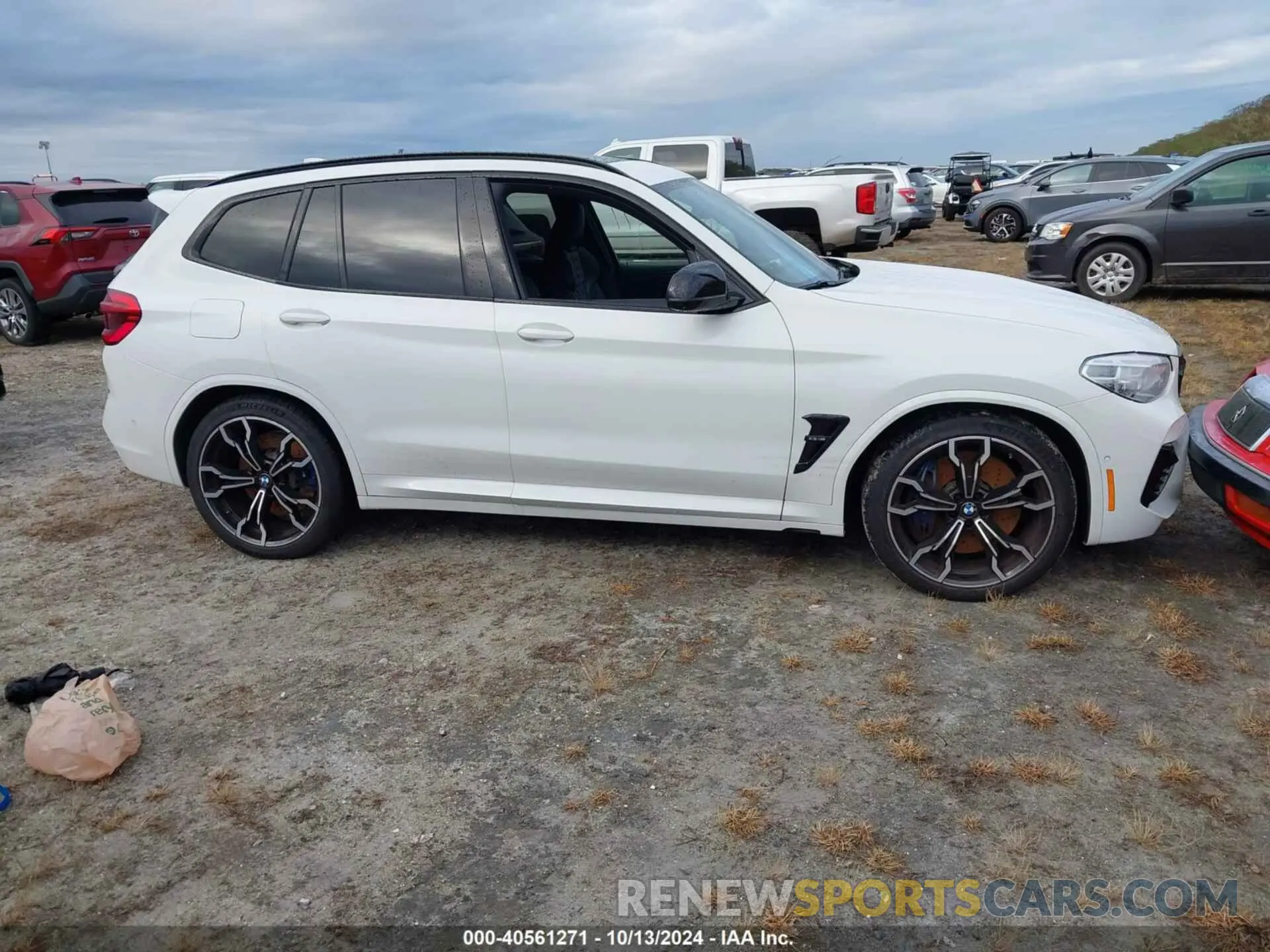 14 Photograph of a damaged car 5YMTS0C01LLT11157 BMW X3 M 2020