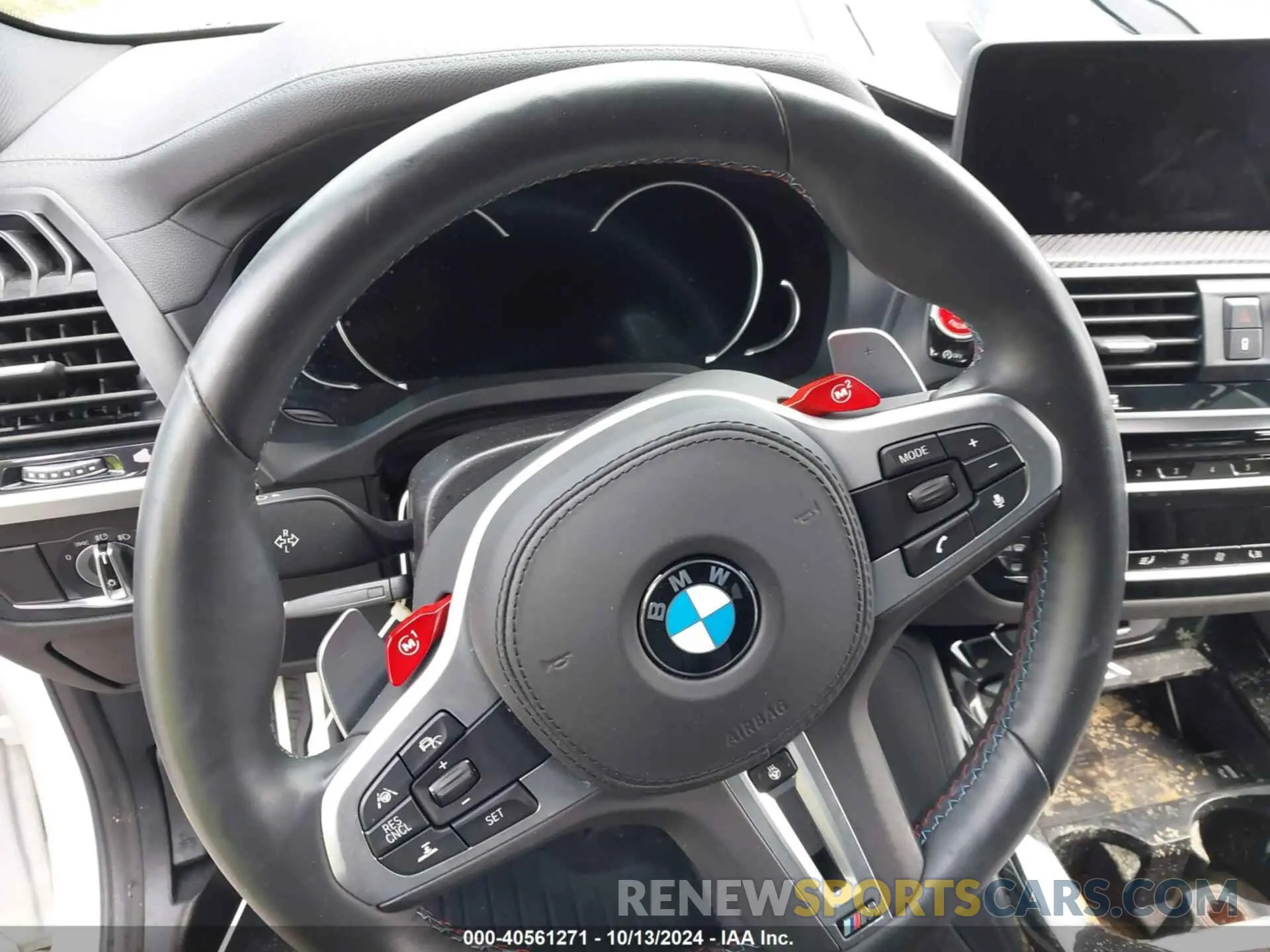 16 Photograph of a damaged car 5YMTS0C01LLT11157 BMW X3 M 2020
