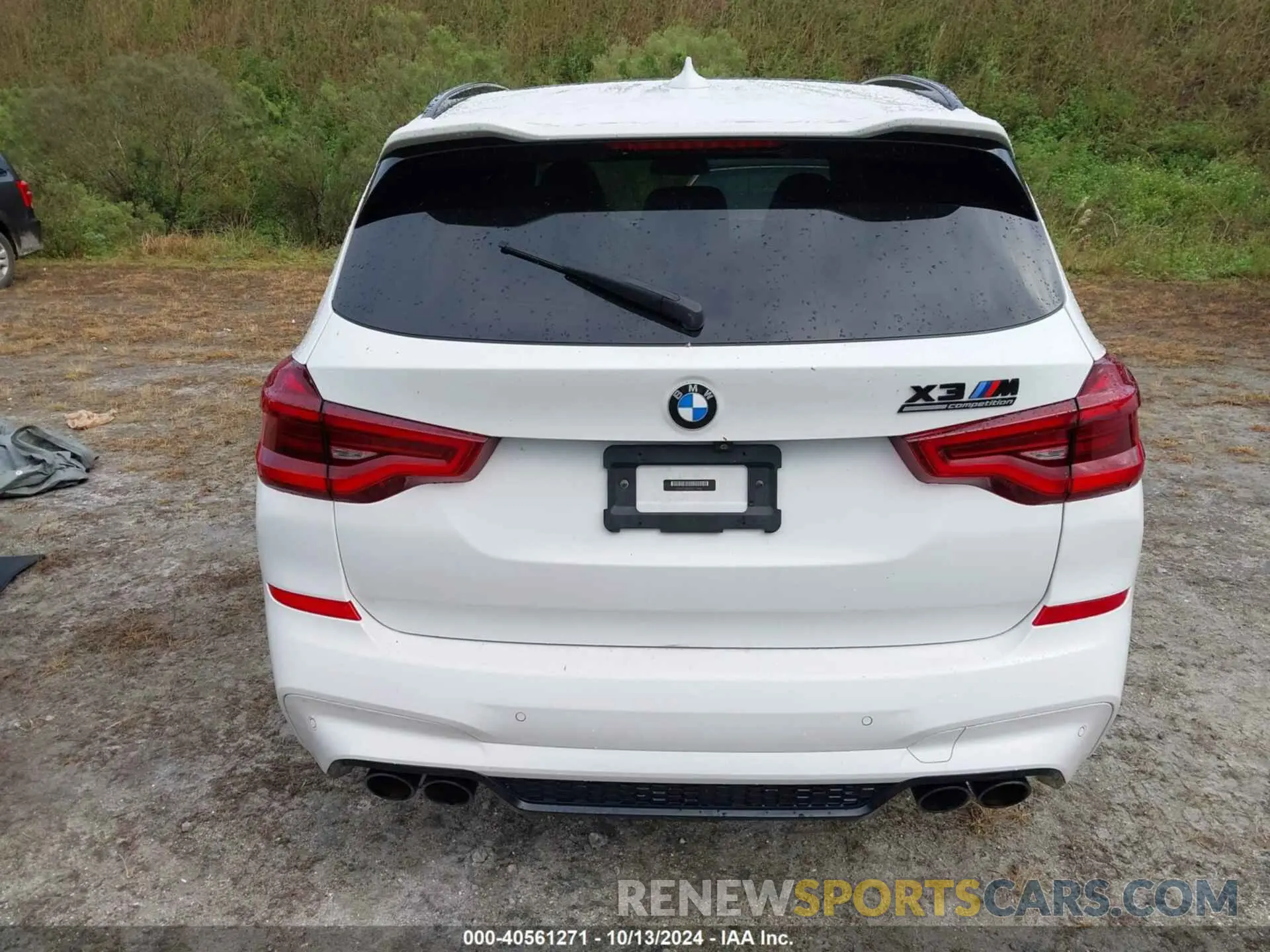 17 Photograph of a damaged car 5YMTS0C01LLT11157 BMW X3 M 2020