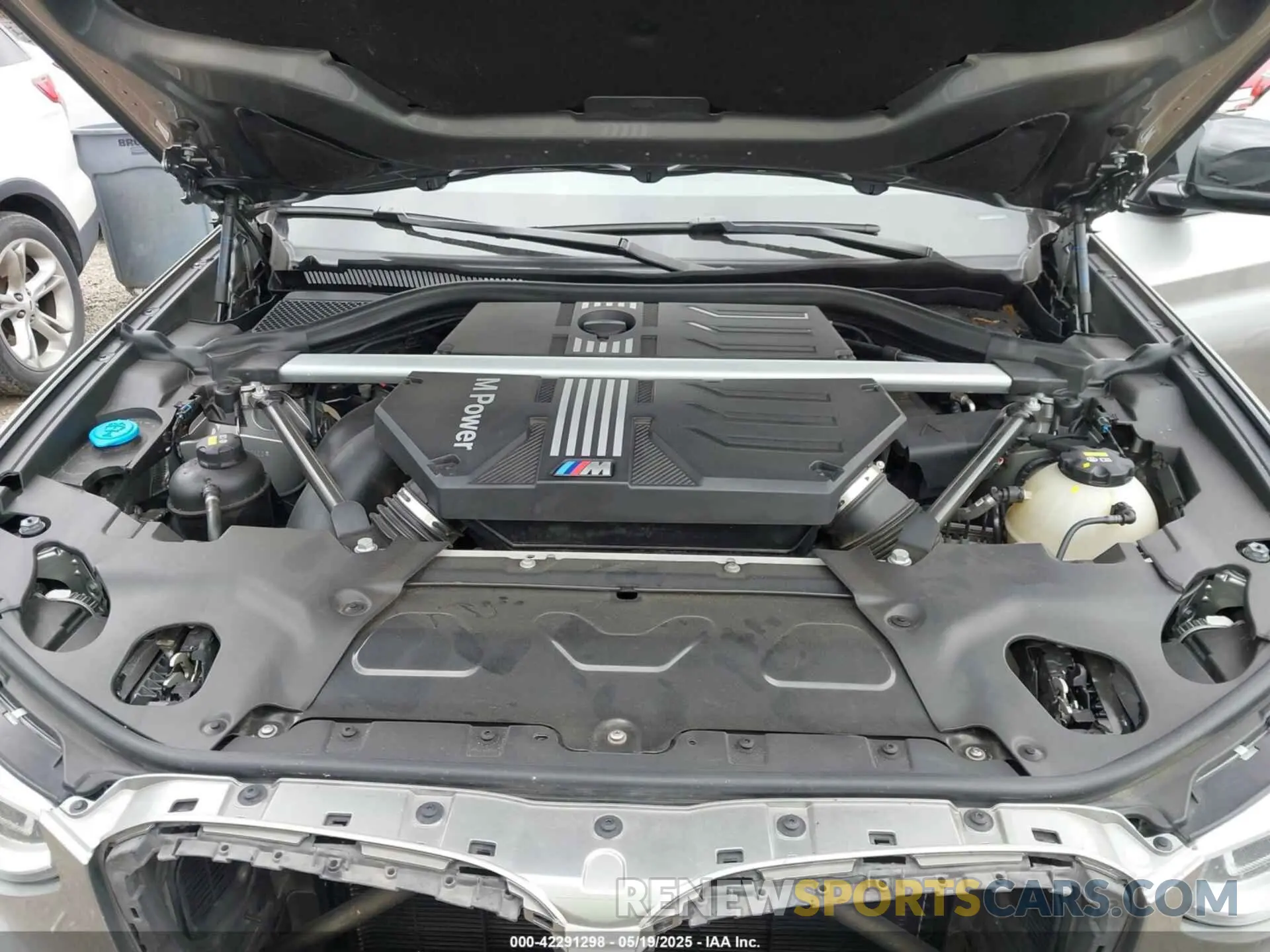 10 Photograph of a damaged car 5YMTS0C02LLT10003 BMW X3 M 2020