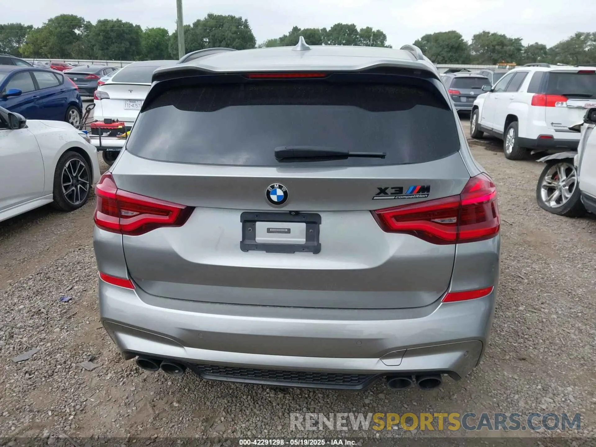 16 Photograph of a damaged car 5YMTS0C02LLT10003 BMW X3 M 2020