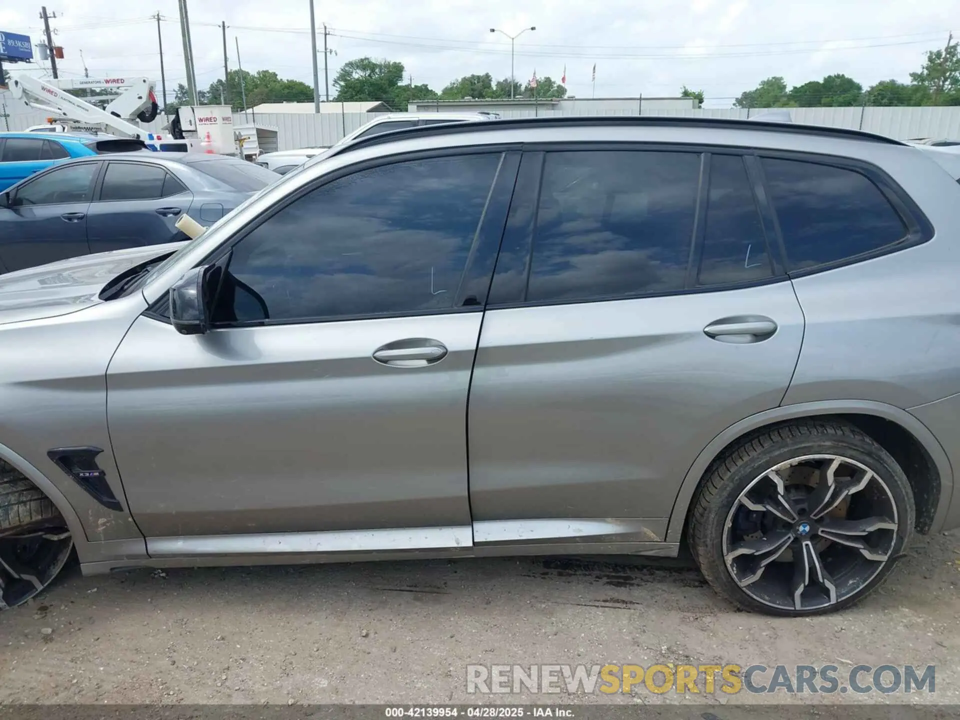 13 Фотография поврежденного автомобиля 5YMTS0C08L9B36986 BMW X3 M 2020