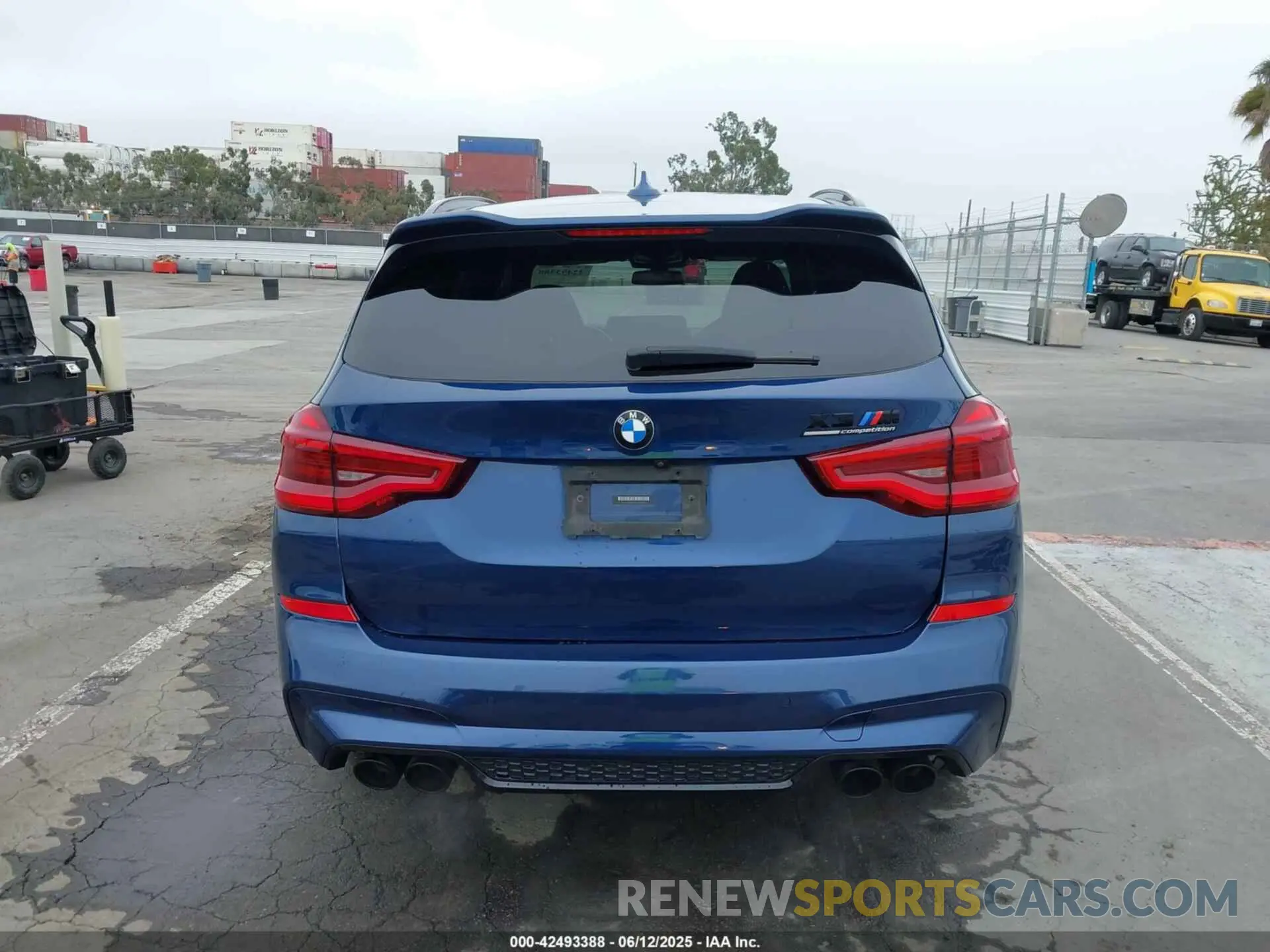 17 Photograph of a damaged car 5YMTS0C00M9F07799 BMW X3 M 2021