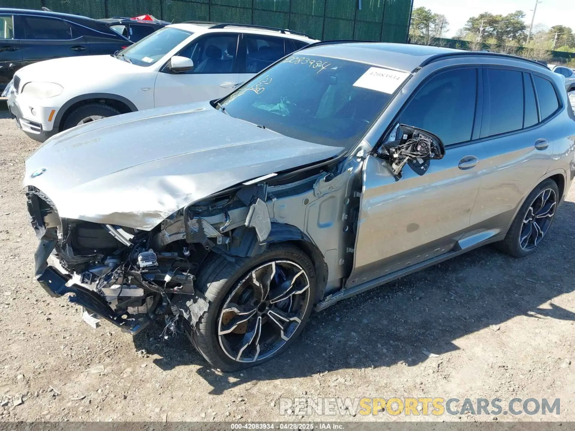 2 Фотография поврежденного автомобиля 5YMTS0C05M9H17198 BMW X3 M 2021