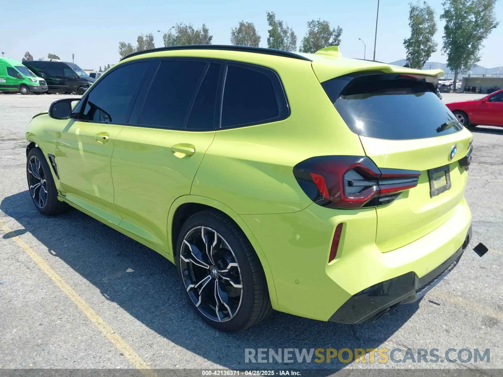 3 Photograph of a damaged car 5YM13EC02N9K07973 BMW X3 M 2022
