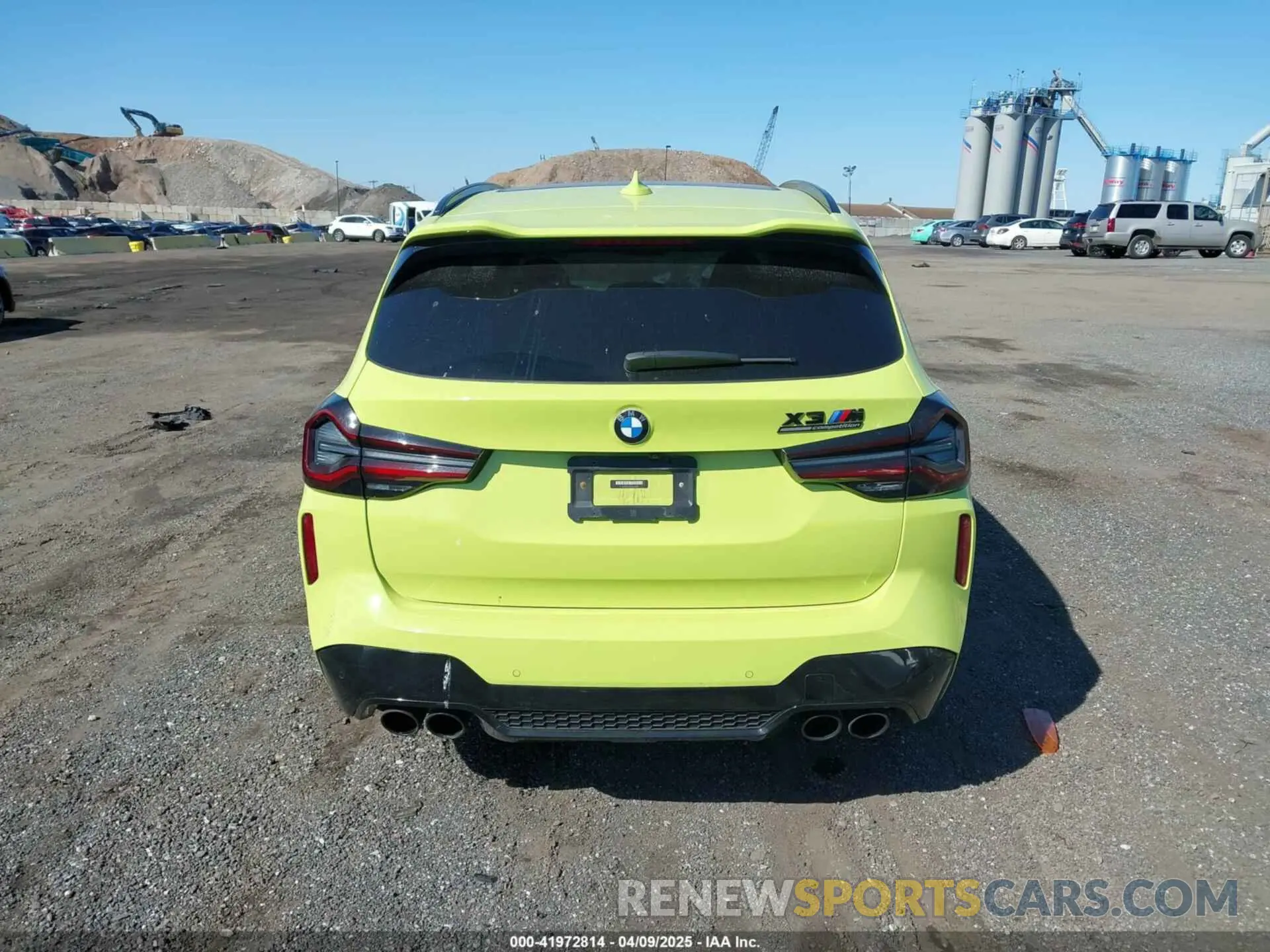 16 Photograph of a damaged car 5YM13EC03N9L12165 BMW X3 M 2022