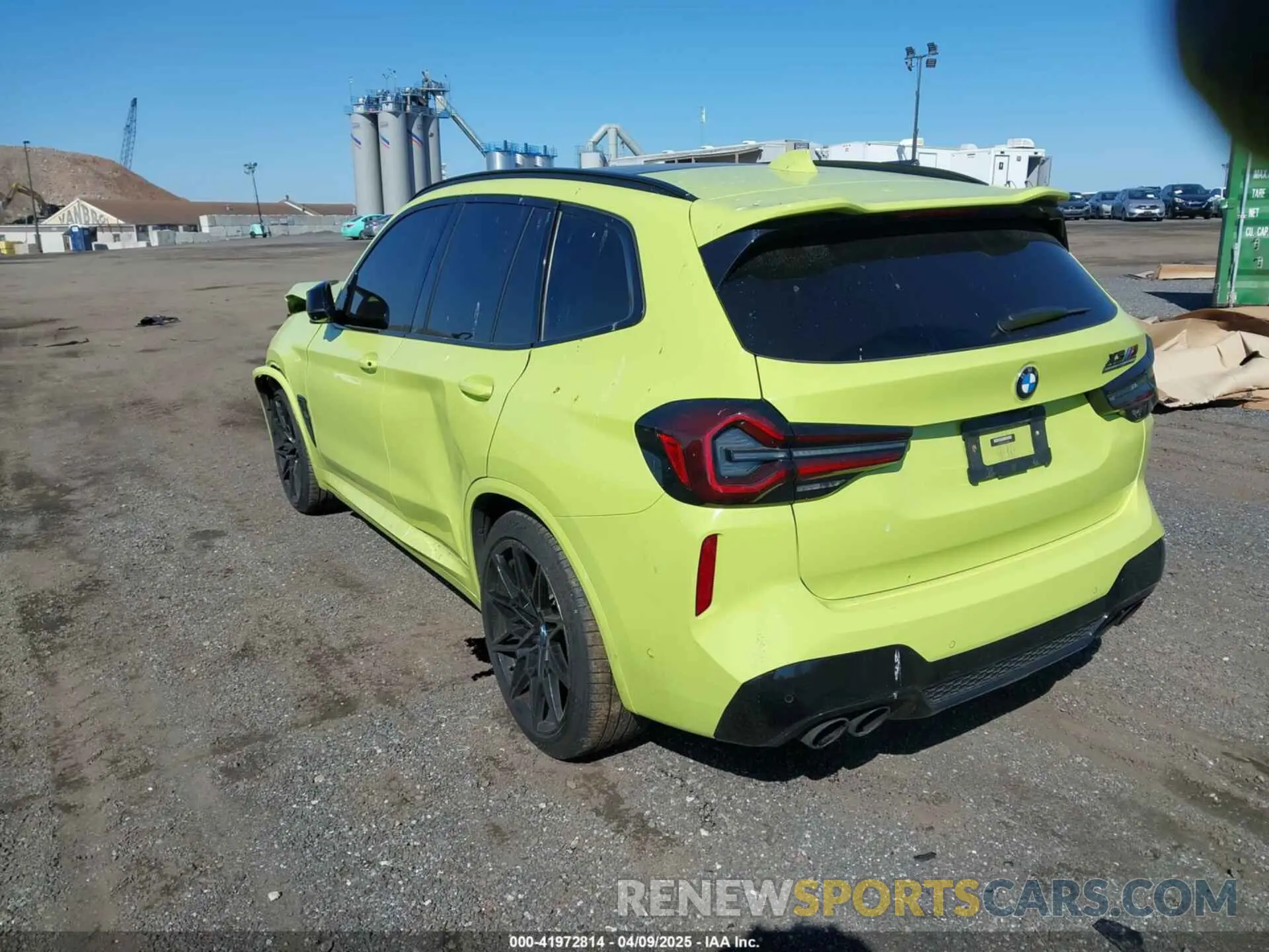 3 Photograph of a damaged car 5YM13EC03N9L12165 BMW X3 M 2022