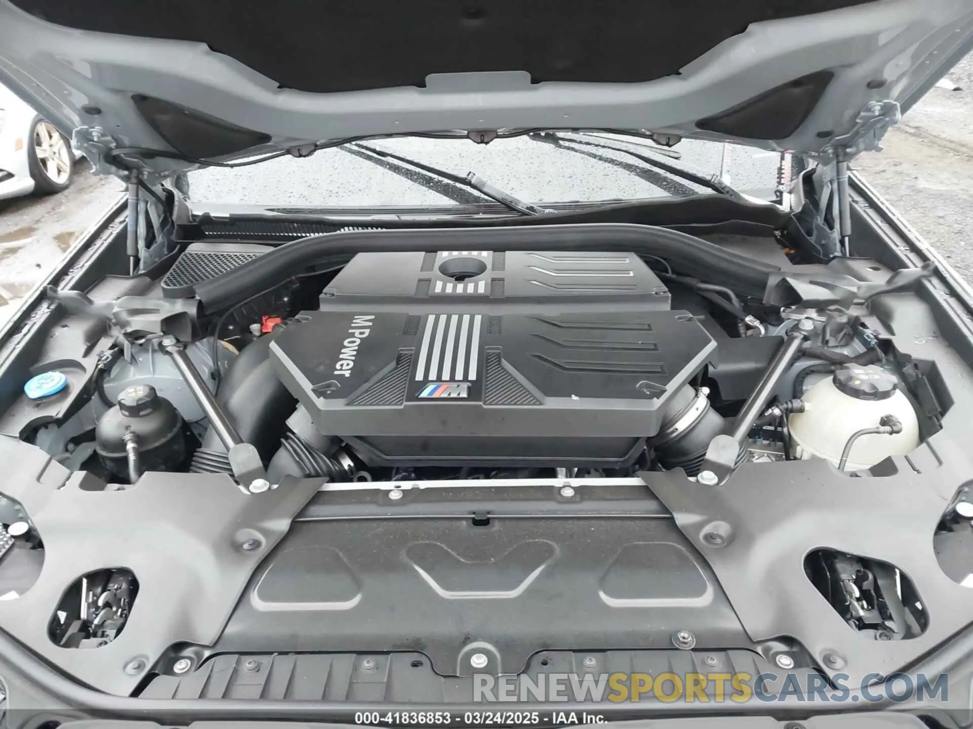 10 Фотография поврежденного автомобиля 5YM13EC00R9W09223 BMW X3 M 2024
