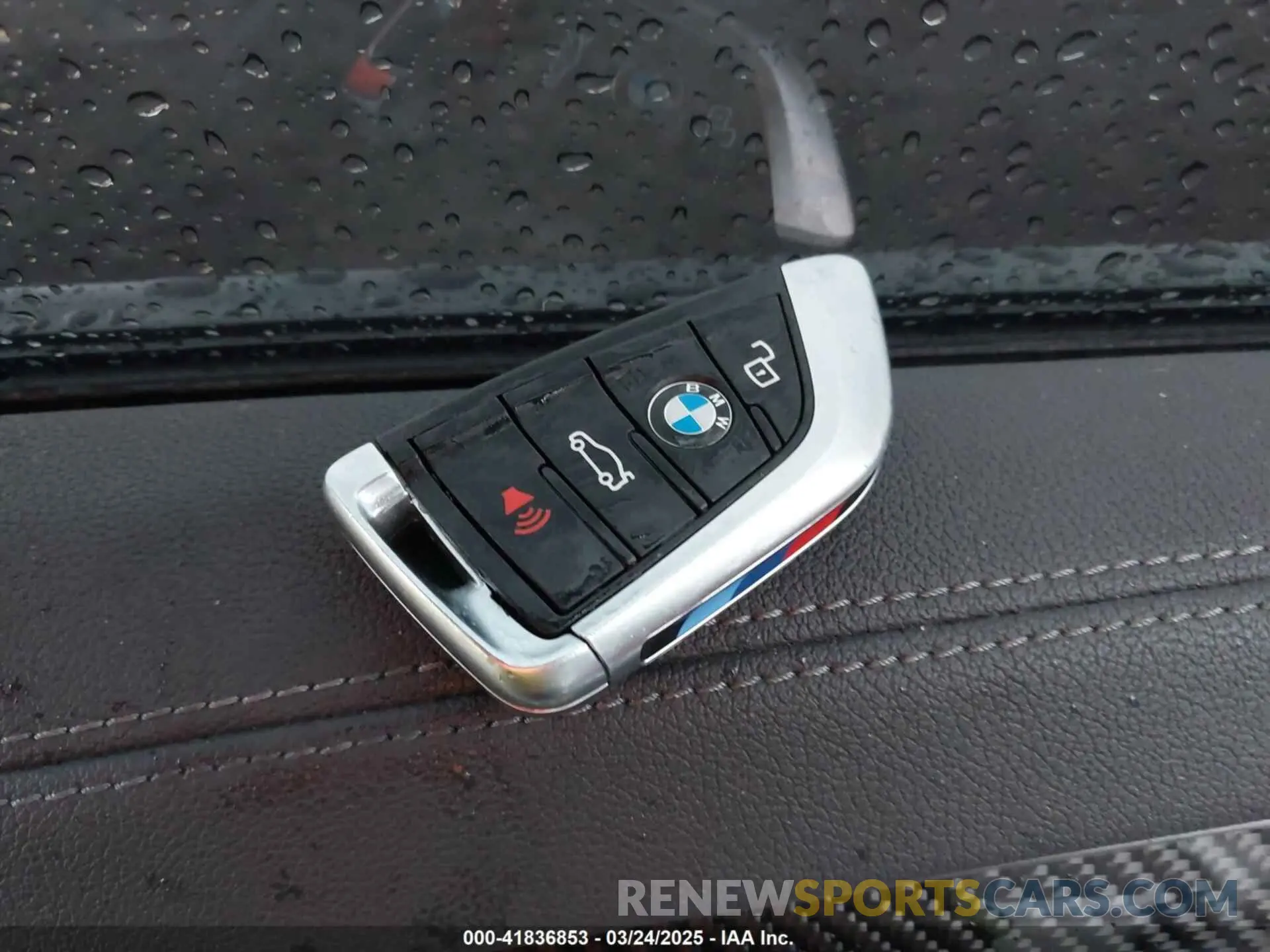 11 Фотография поврежденного автомобиля 5YM13EC00R9W09223 BMW X3 M 2024