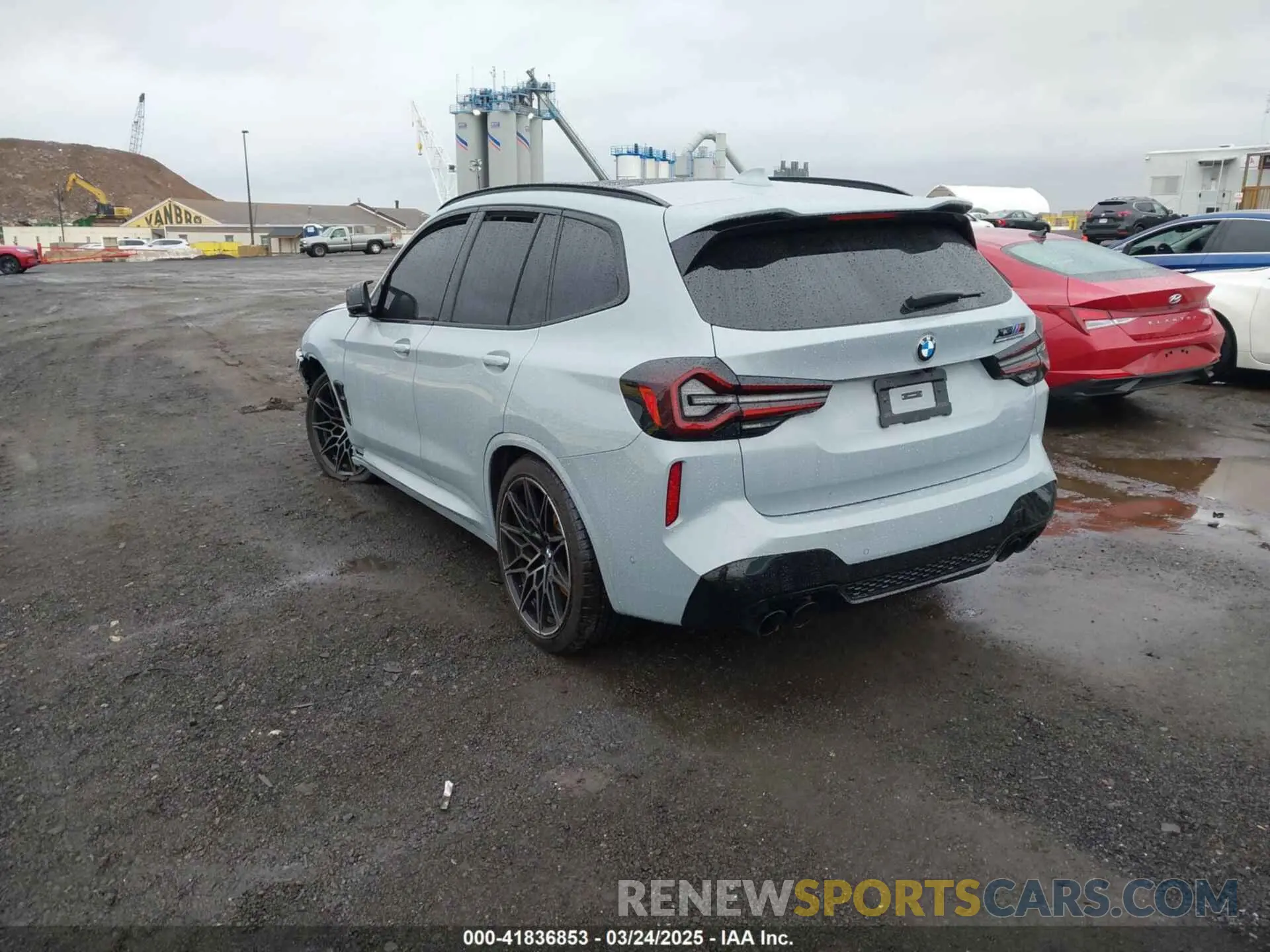3 Фотография поврежденного автомобиля 5YM13EC00R9W09223 BMW X3 M 2024