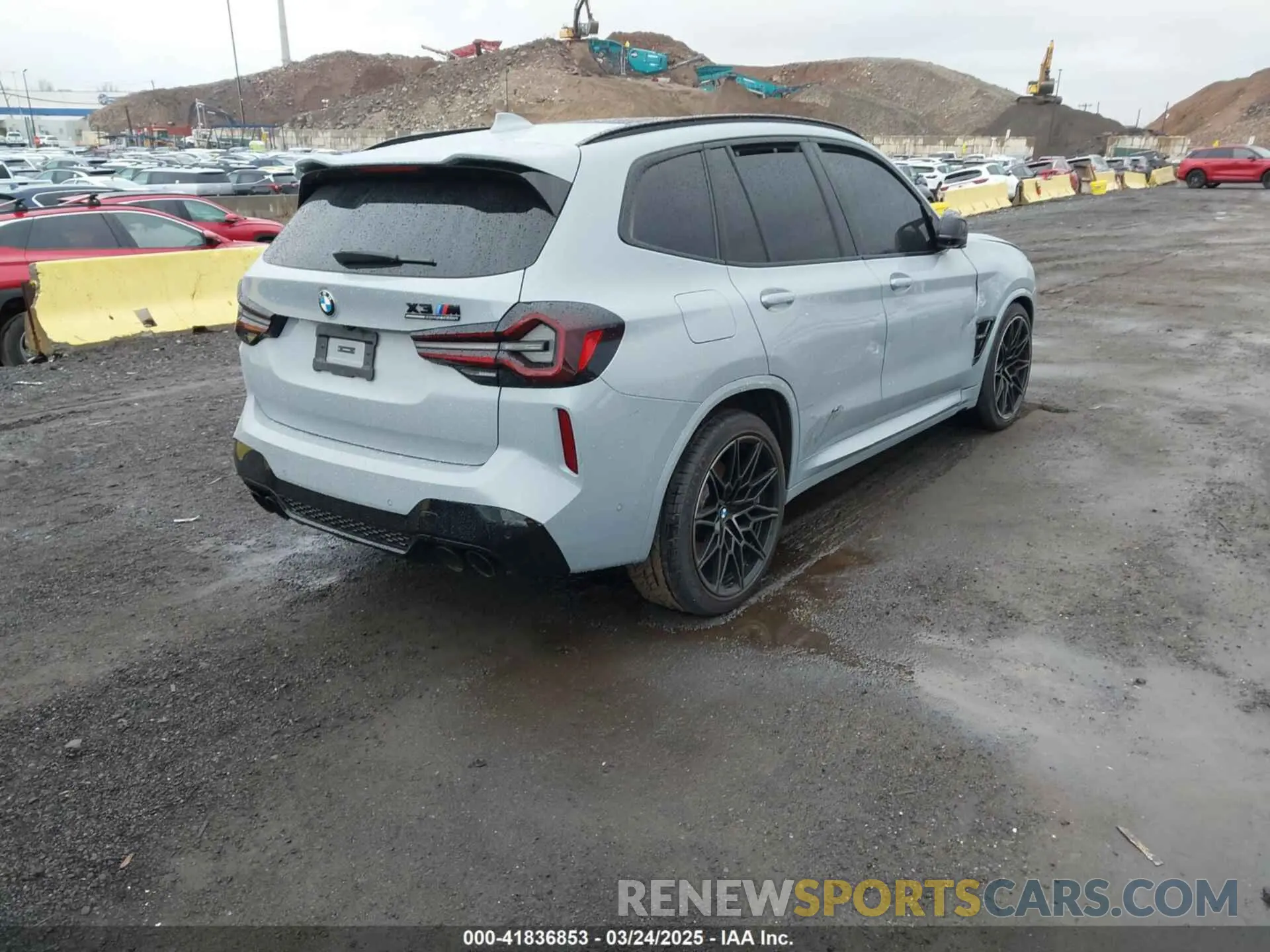 4 Фотография поврежденного автомобиля 5YM13EC00R9W09223 BMW X3 M 2024