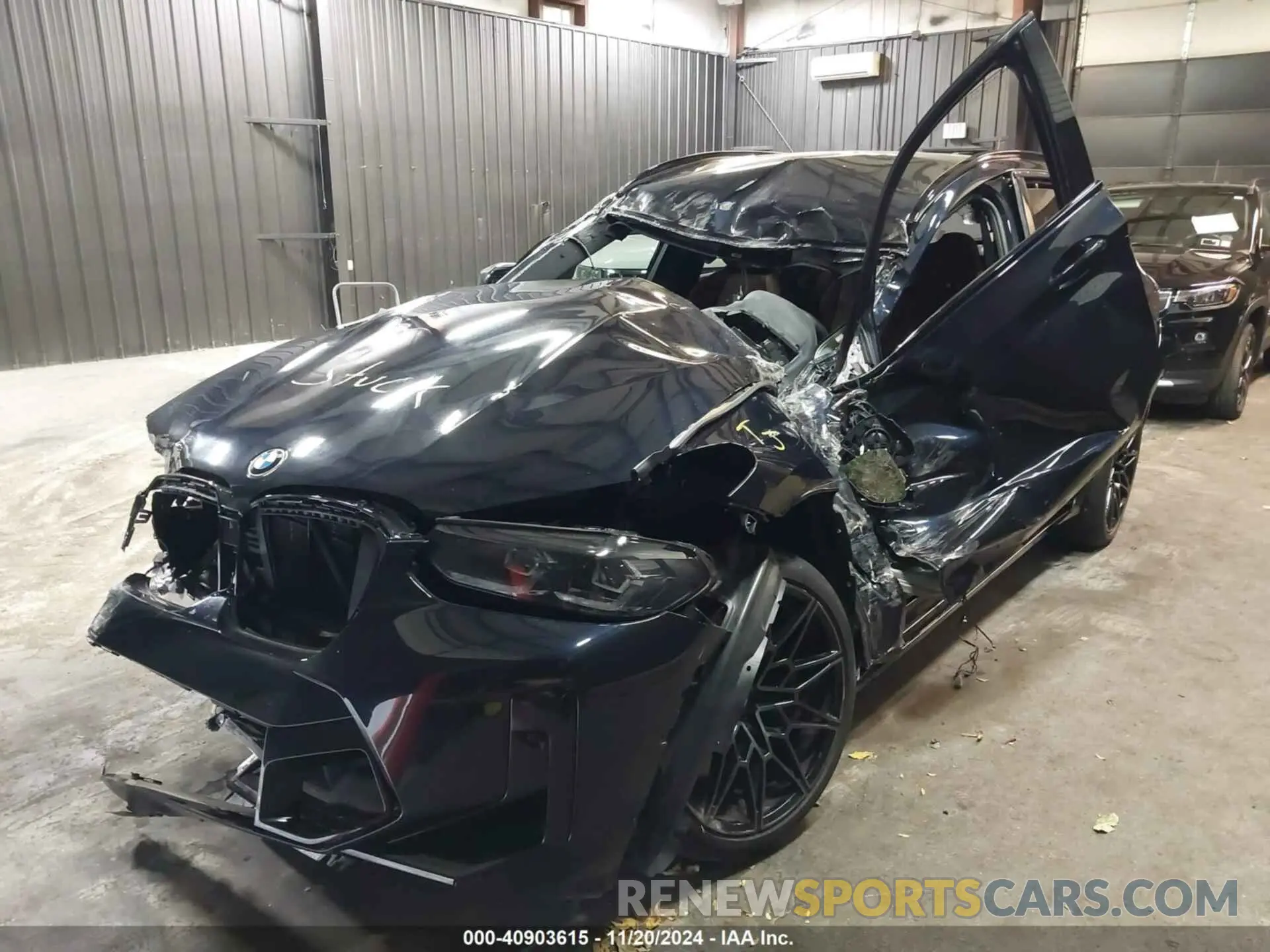 2 Photograph of a damaged car 5YM13EC02R9W28887 BMW X3 M 2024