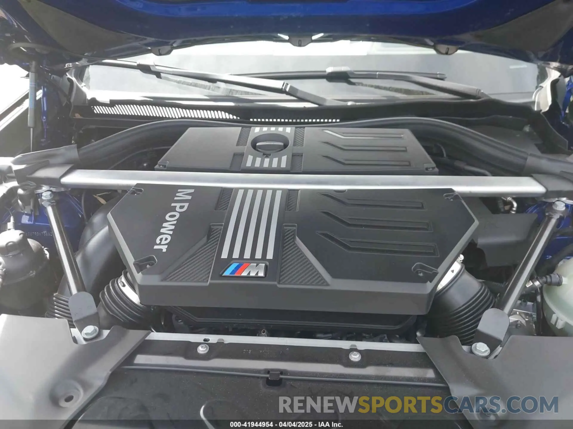 10 Фотография поврежденного автомобиля 5YM13EC07R9V73692 BMW X3 M 2024