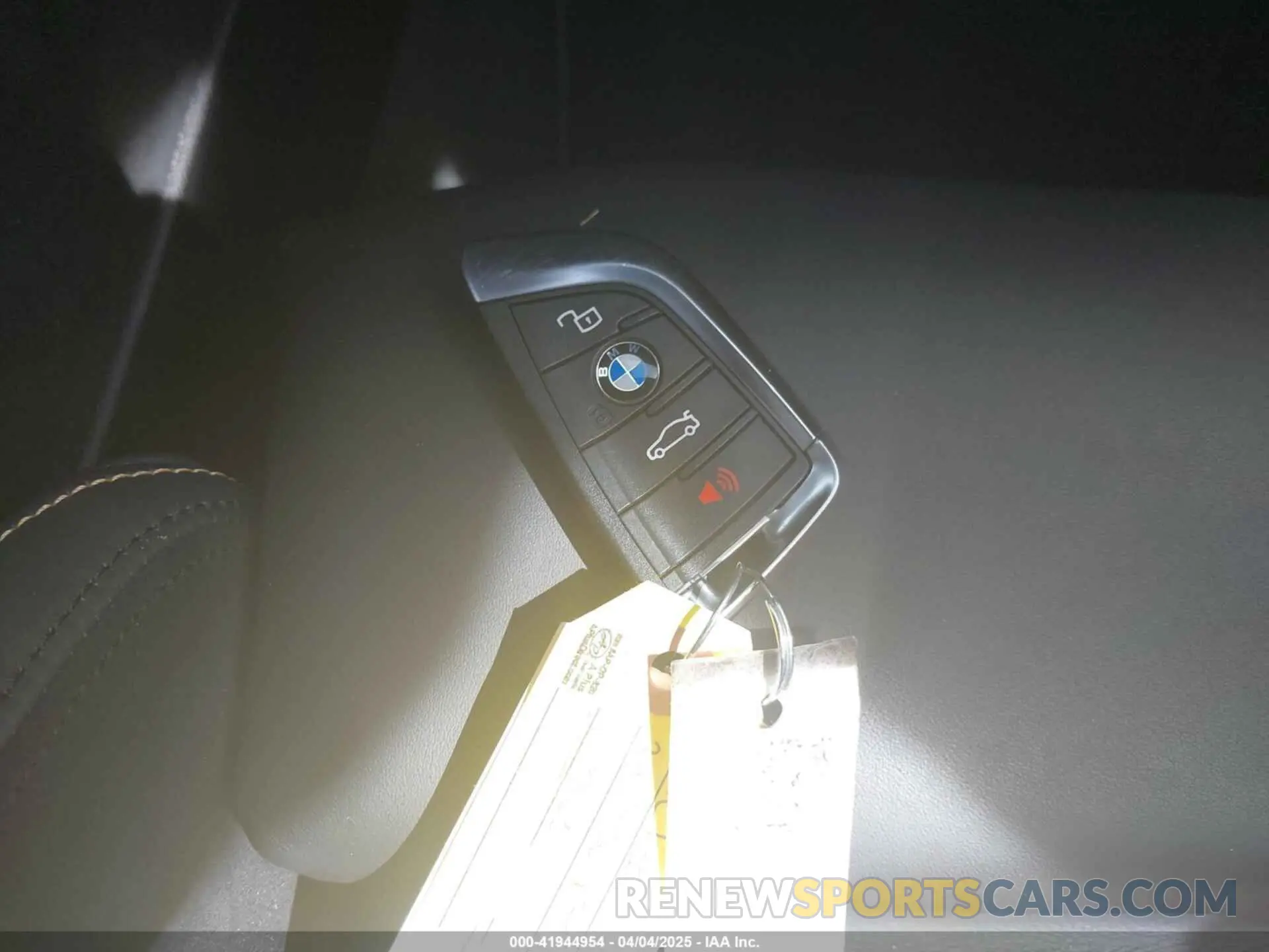 11 Фотография поврежденного автомобиля 5YM13EC07R9V73692 BMW X3 M 2024
