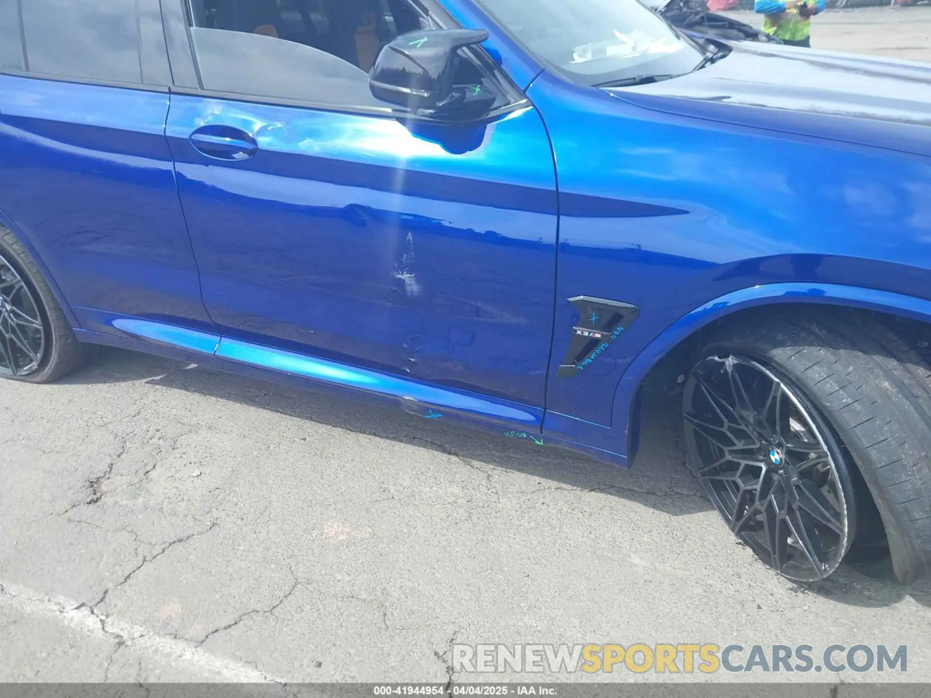 6 Фотография поврежденного автомобиля 5YM13EC07R9V73692 BMW X3 M 2024