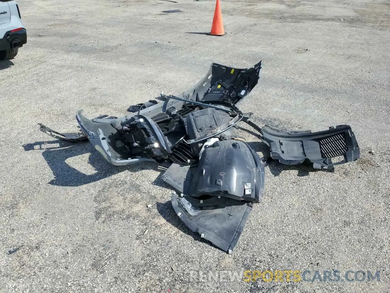 13 Photograph of a damaged car 5UX83DP01N9J87712 BMW X3 M40I 2022