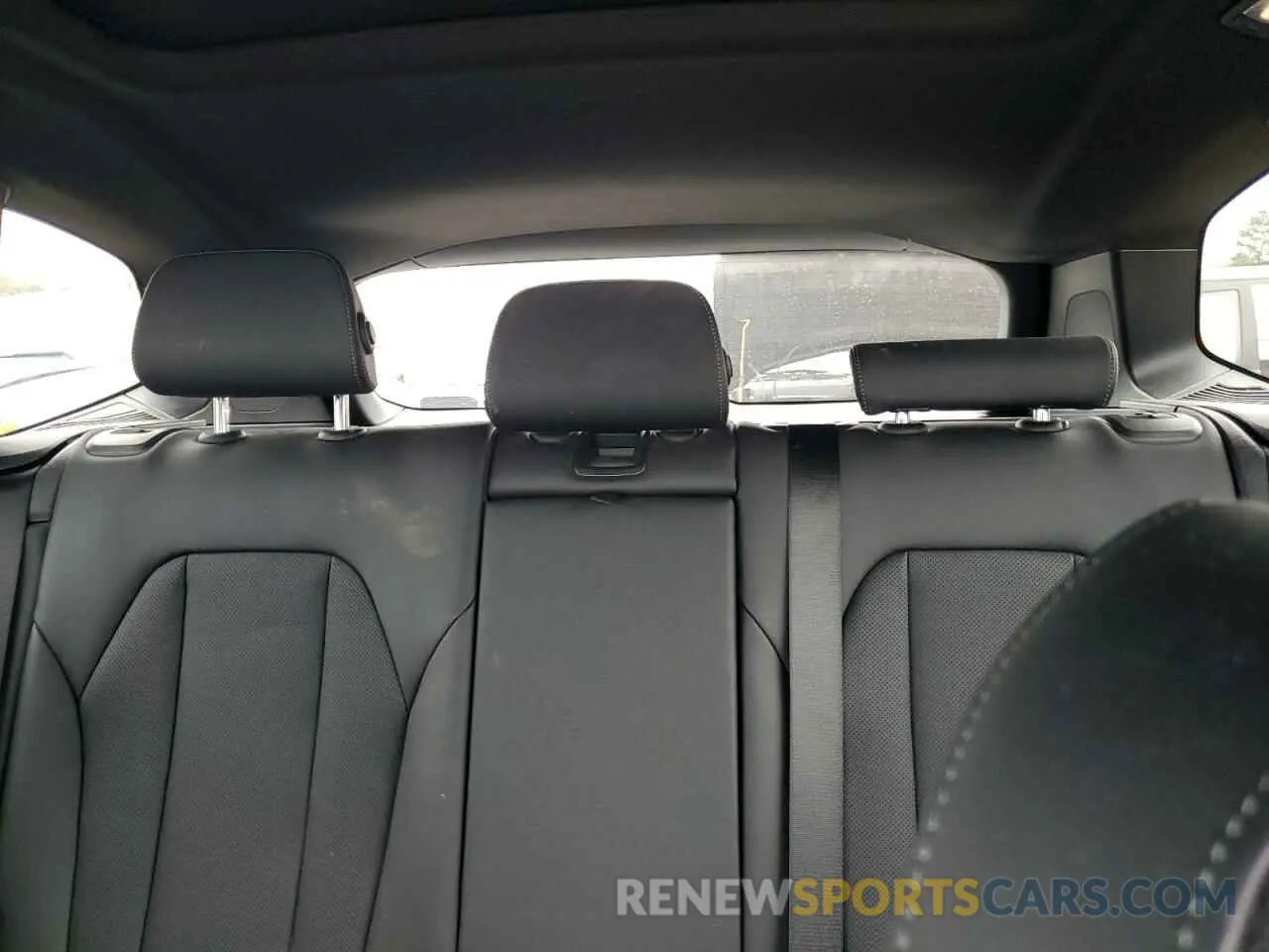 10 Photograph of a damaged car 5UX83DP04N9K80160 BMW X3 M40I 2022