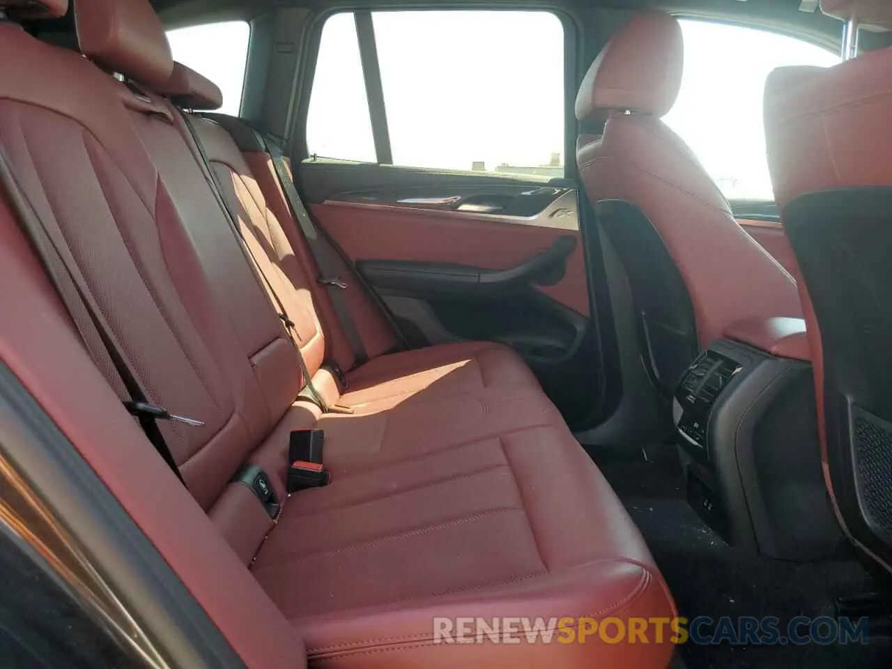 10 Фотография поврежденного автомобиля 5UX83DP06N9J37372 BMW X3 M40I 2022