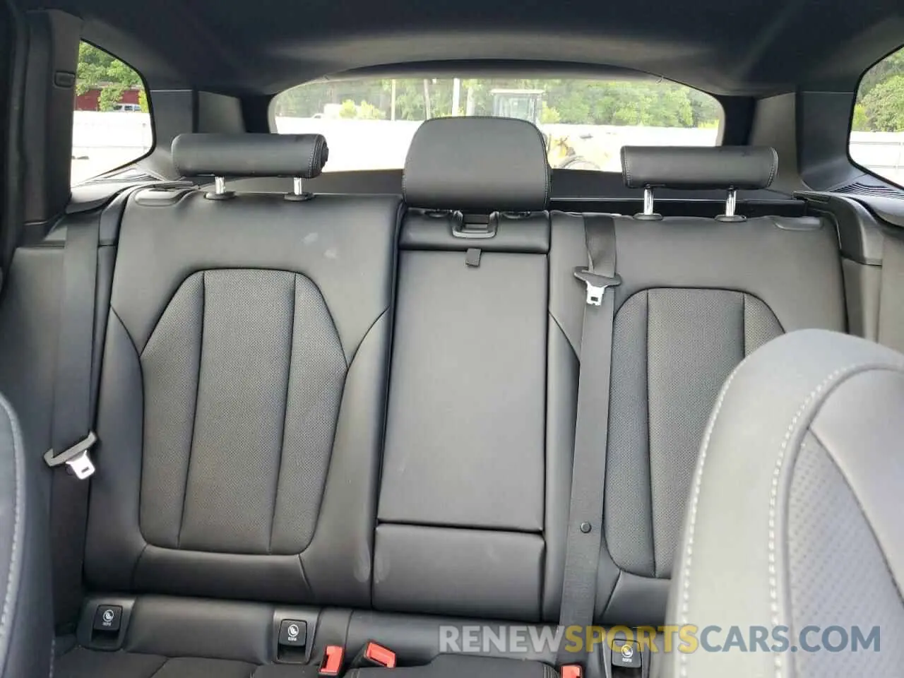 10 Photograph of a damaged car 5UX83DP08N9J59843 BMW X3 M40I 2022