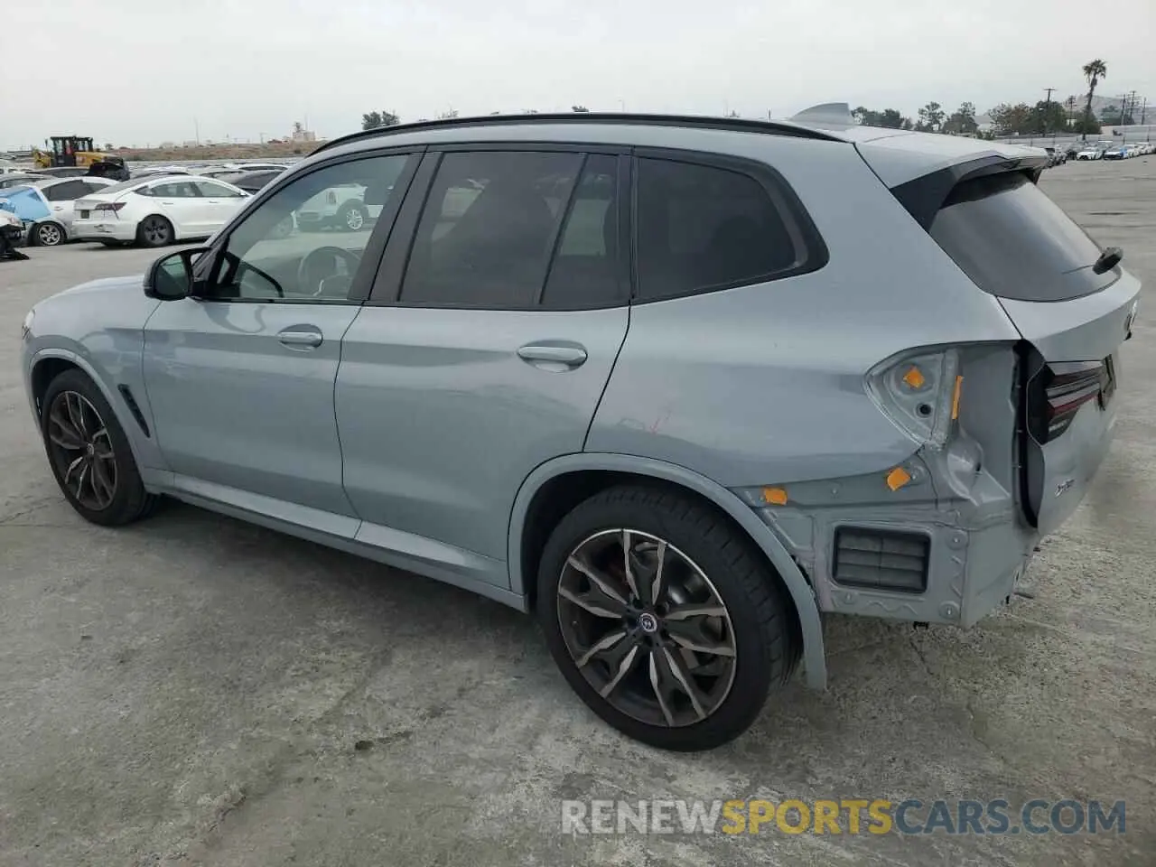 2 Photograph of a damaged car 5UX83DP02P9P42122 BMW X3 M40I 2023
