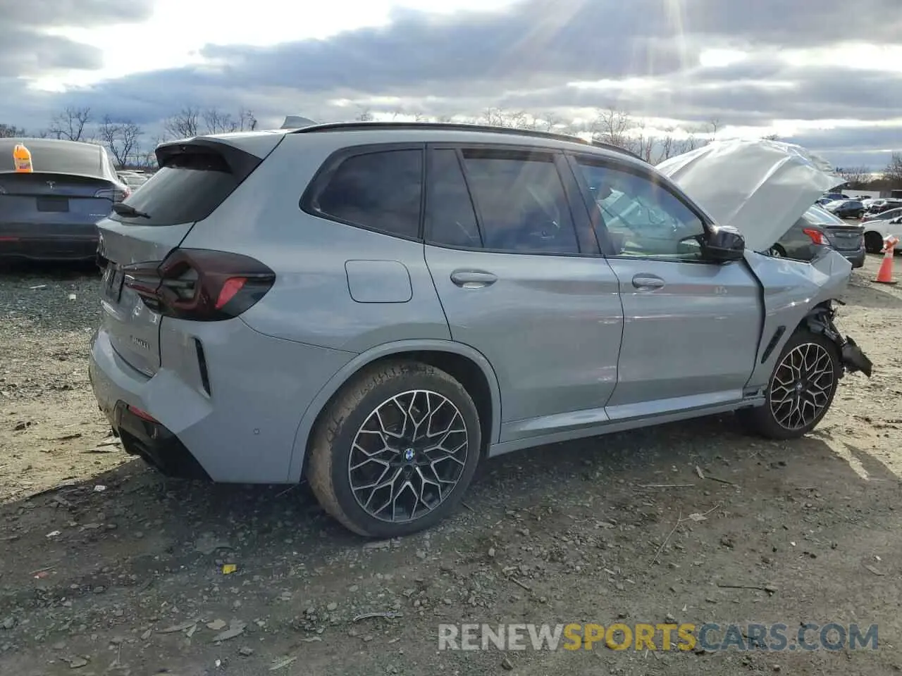 3 Photograph of a damaged car 5UX83DP01R9W43956 BMW X3 M40I 2024