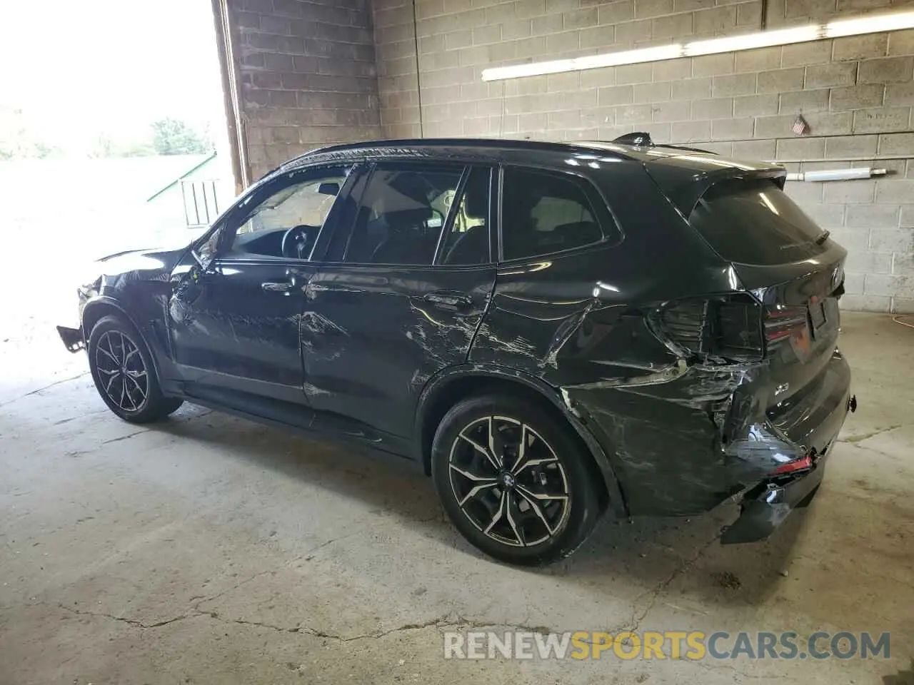 2 Фотография поврежденного автомобиля 5UX83DP05R9U69678 BMW X3 M40I 2024
