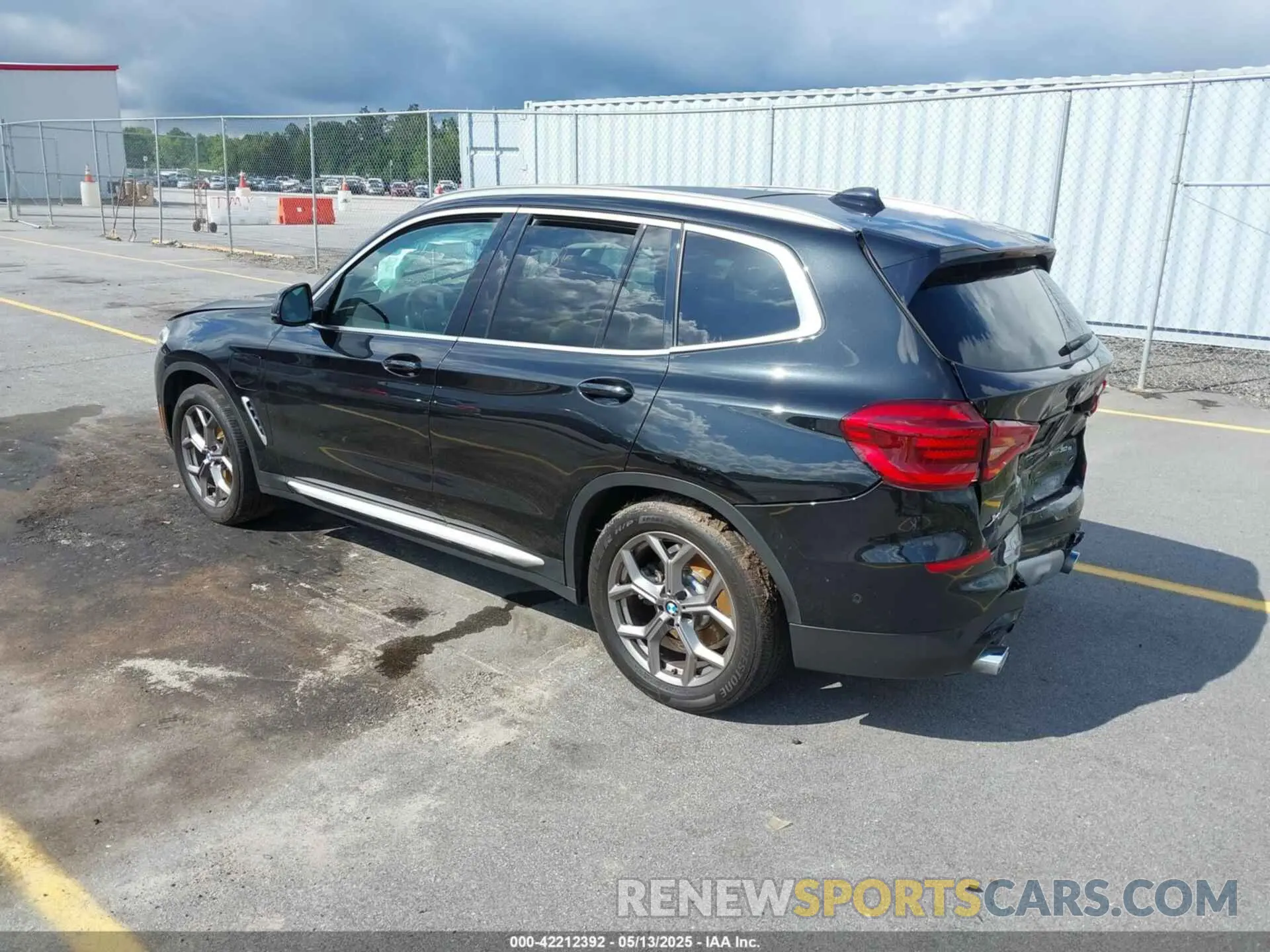3 Photograph of a damaged car 5UXTS1C03M9D99837 BMW X3 PHEV 2021