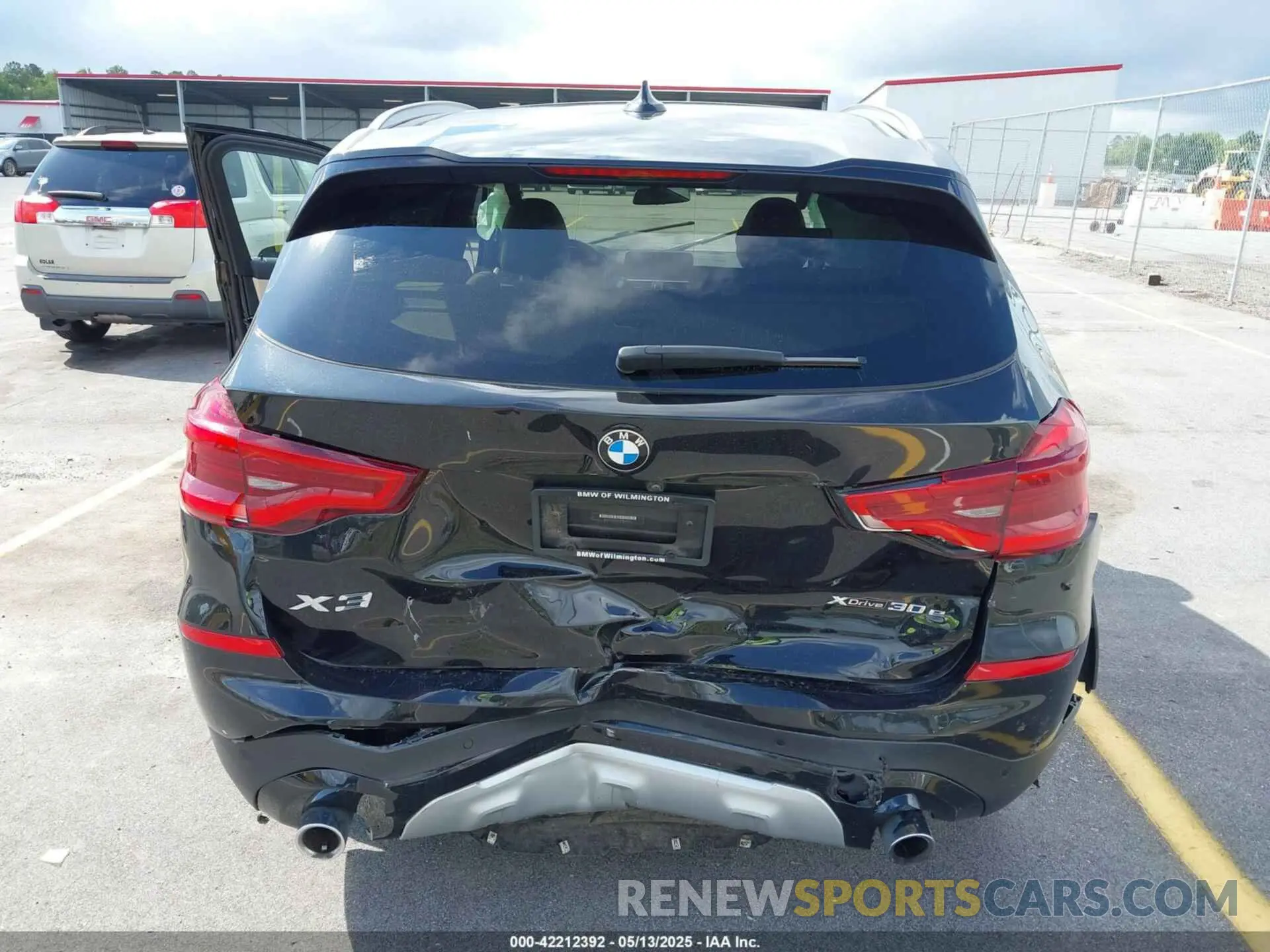 6 Photograph of a damaged car 5UXTS1C03M9D99837 BMW X3 PHEV 2021