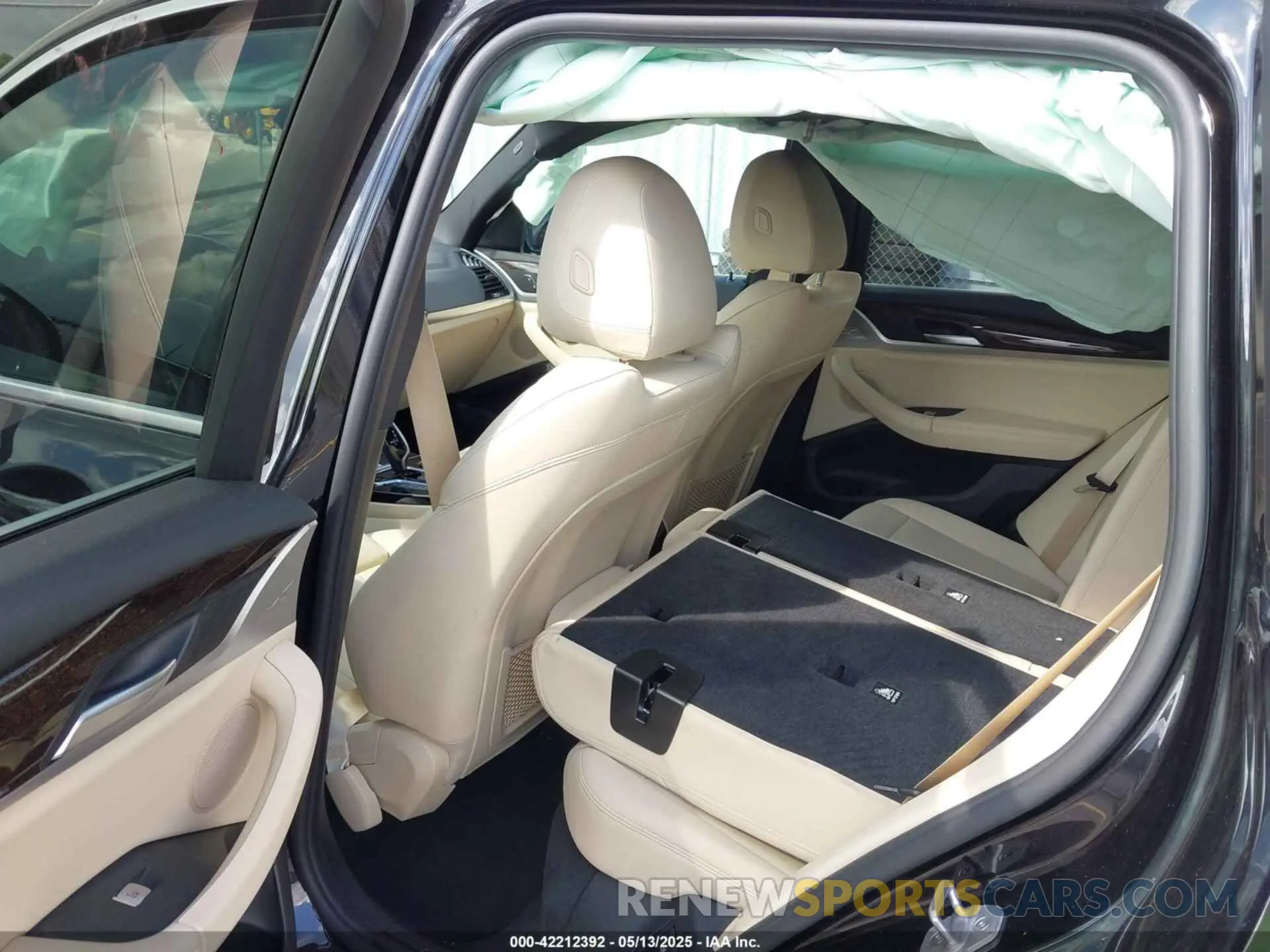 8 Photograph of a damaged car 5UXTS1C03M9D99837 BMW X3 PHEV 2021
