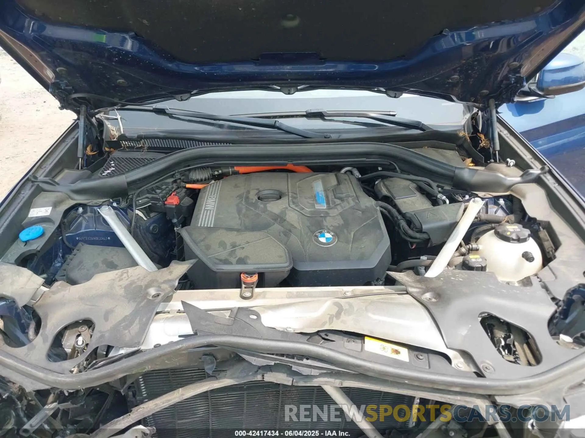 10 Photograph of a damaged car 5UXTS1C04M9E30643 BMW X3 PHEV 2021