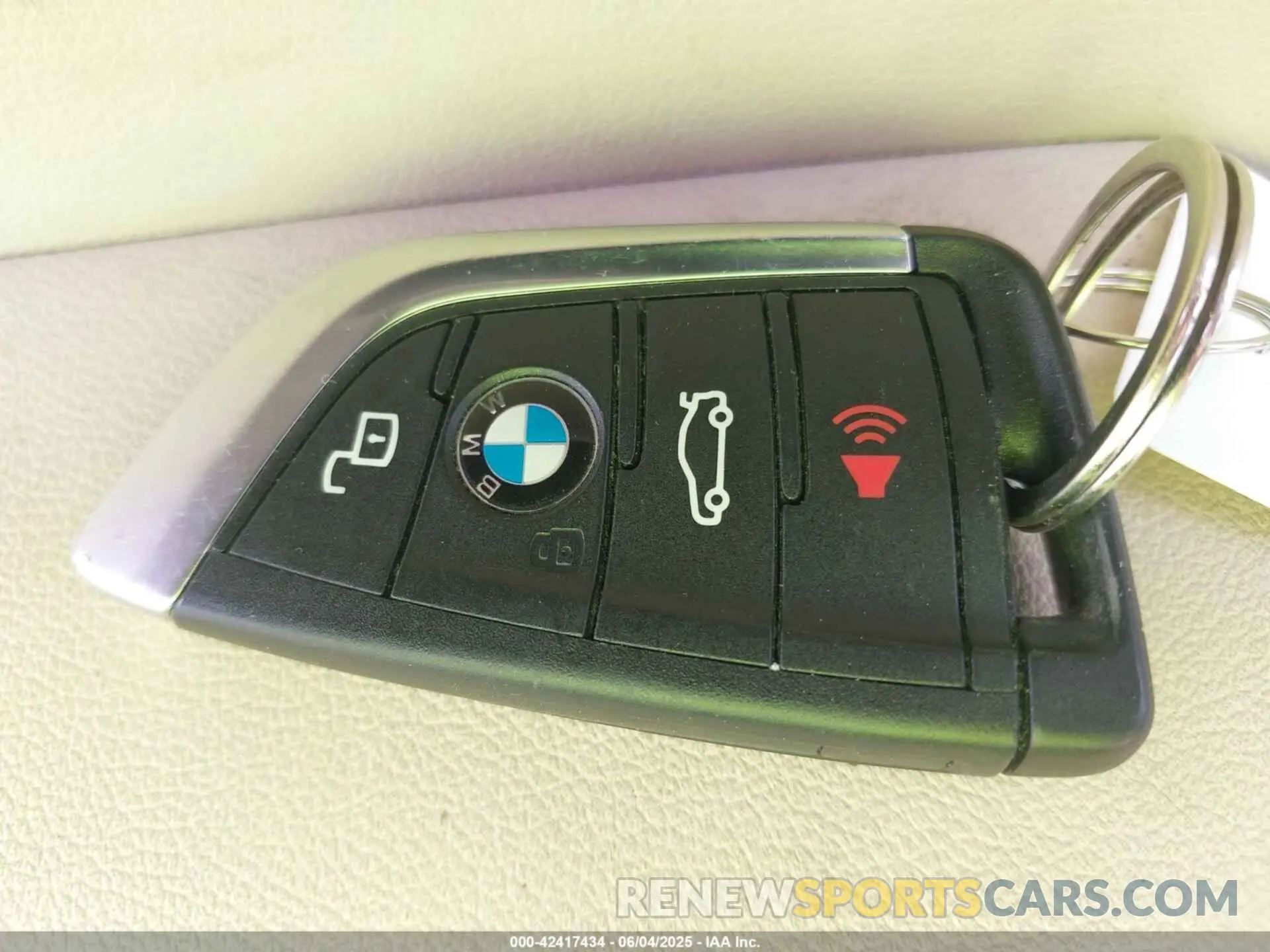 11 Photograph of a damaged car 5UXTS1C04M9E30643 BMW X3 PHEV 2021