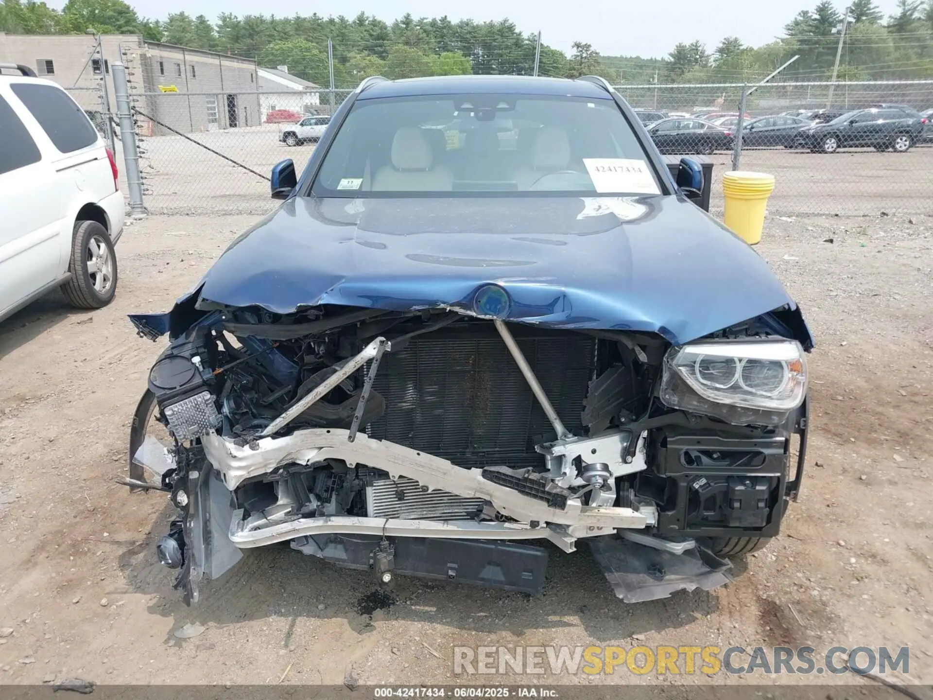 12 Photograph of a damaged car 5UXTS1C04M9E30643 BMW X3 PHEV 2021